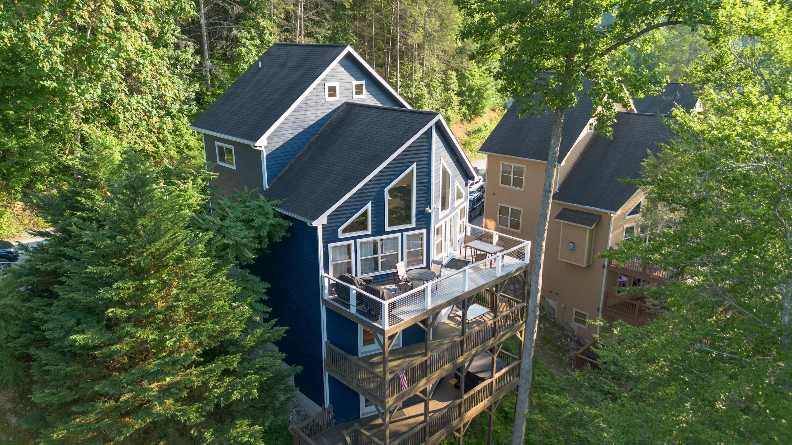 Lakefront Home w/Private Dock, Hot Tub & Sleeps 22 โ Norris Lake, TN โ vacation rental