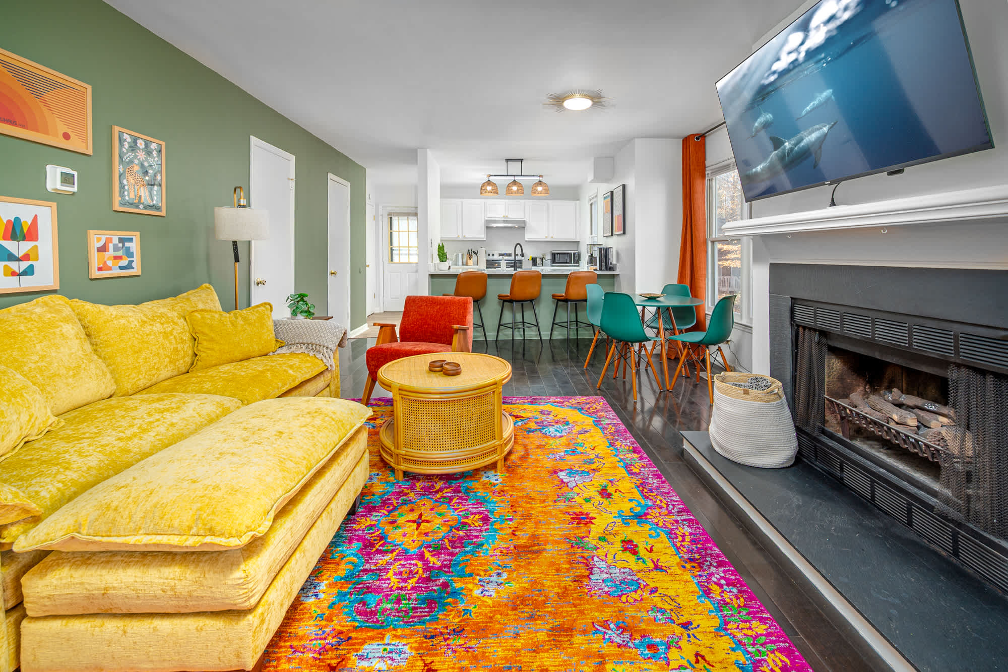 Stylish Townhouse Near Downtown Cary - Cary, NC