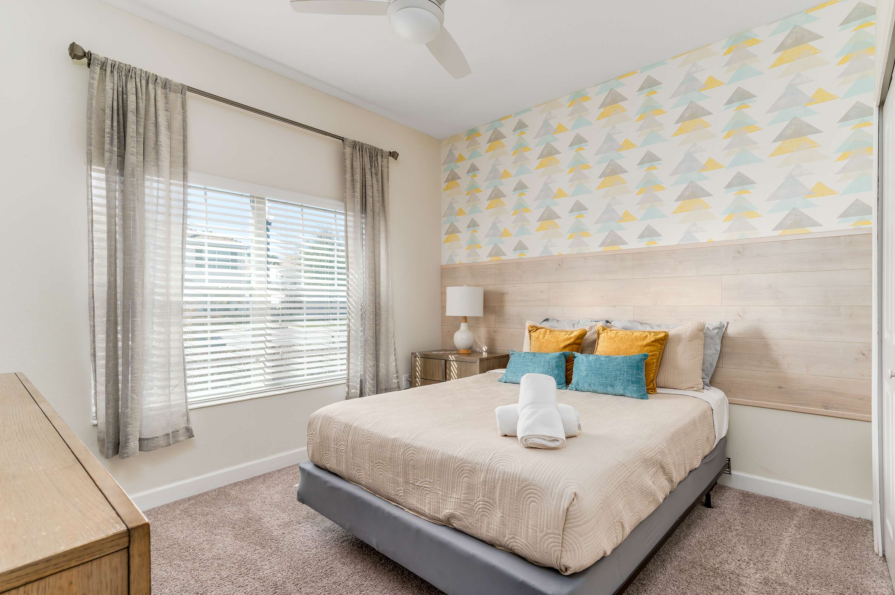 Large vacation home w/ pool access