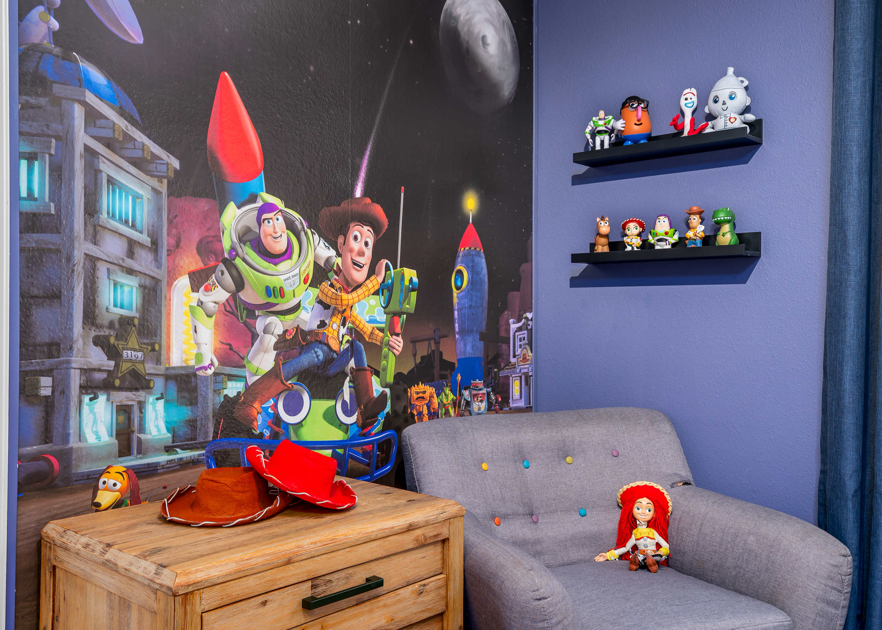 Large vacation home w/ pool access