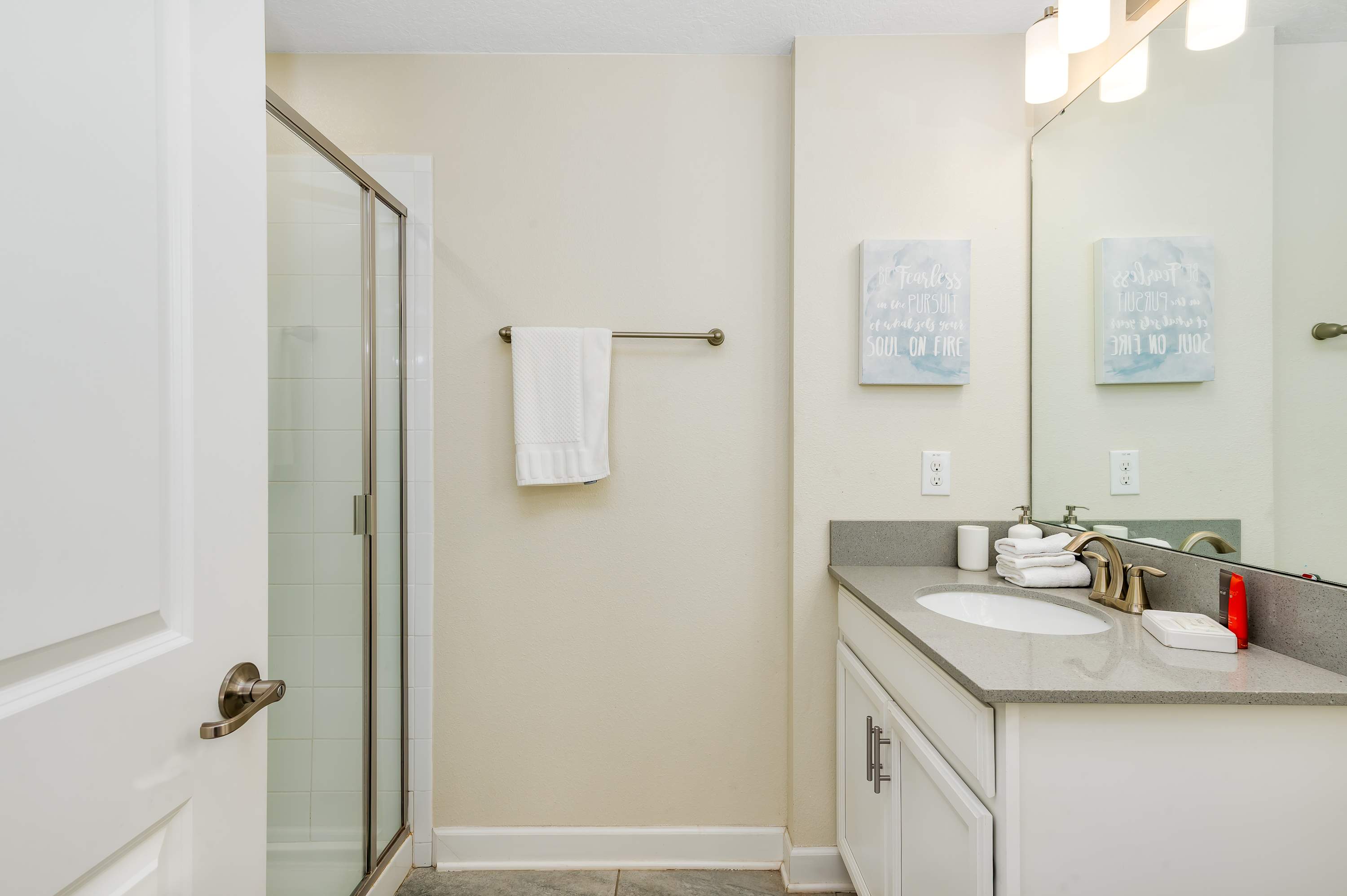 Large vacation home w/ pool access