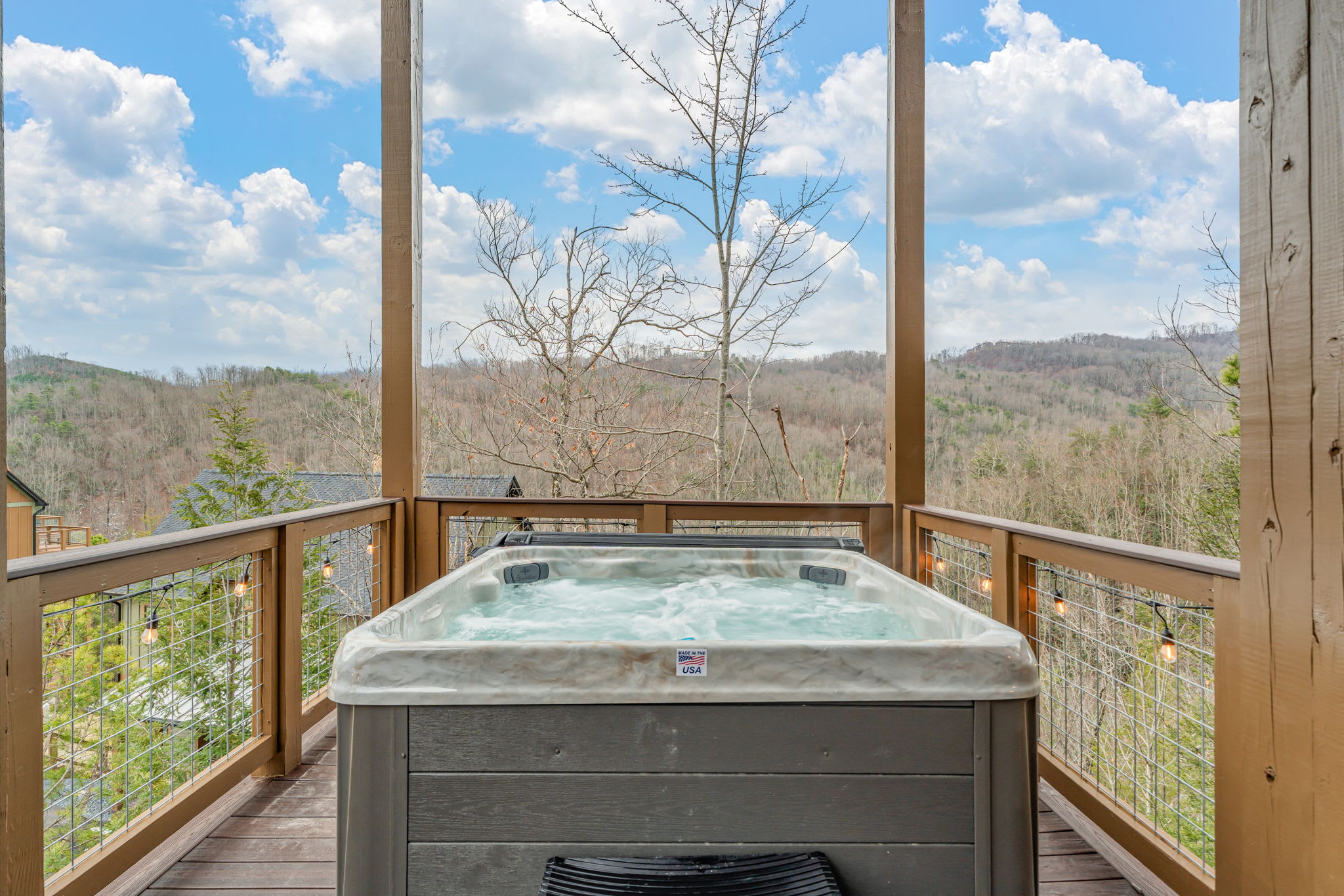 New & Lux Hottub, Sauna with Mt Views - Otter Run #4 — Gatlinburg, TN — vacation rental