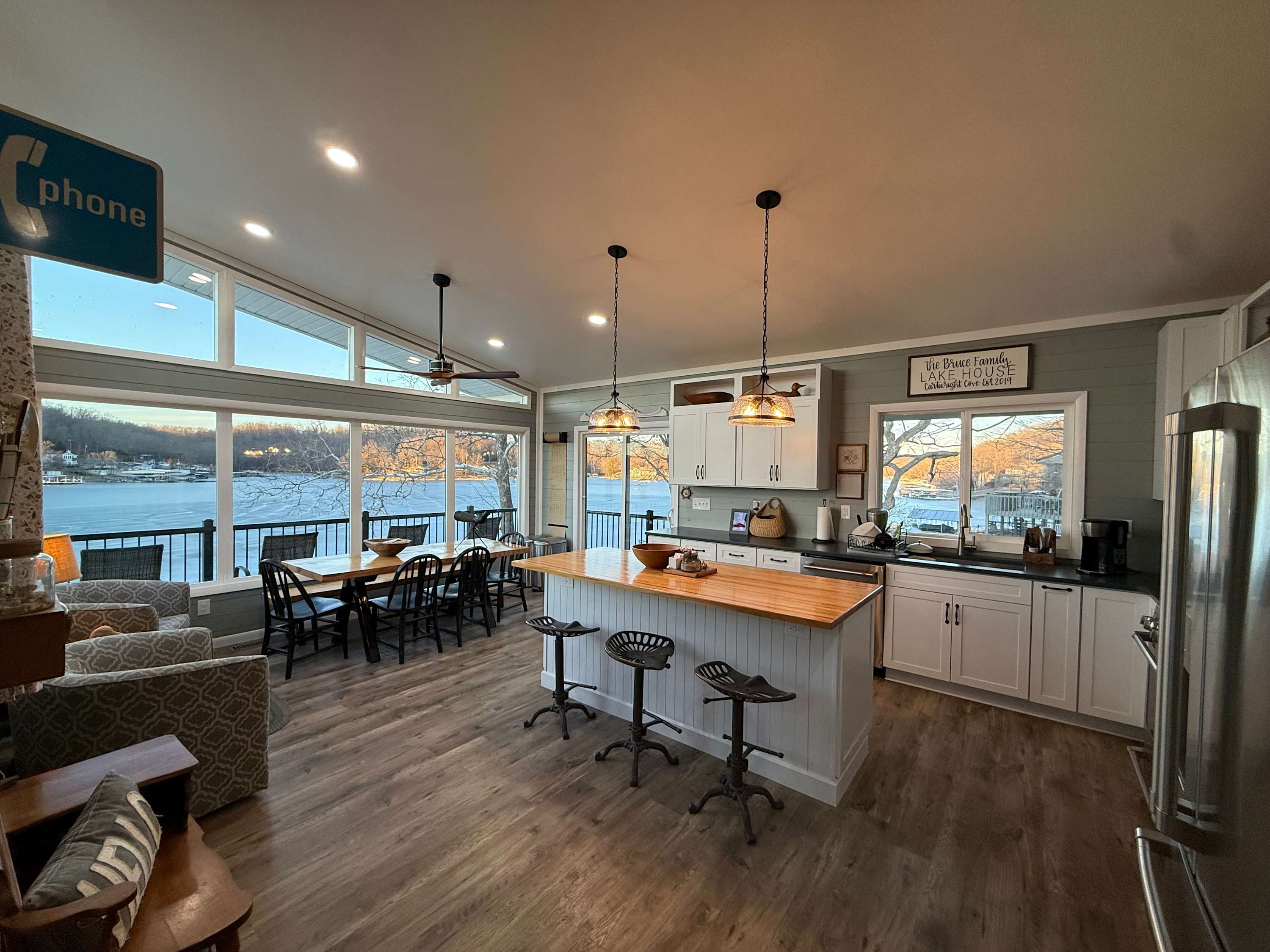 Lucky Duck – Lakefront, Fire Pit