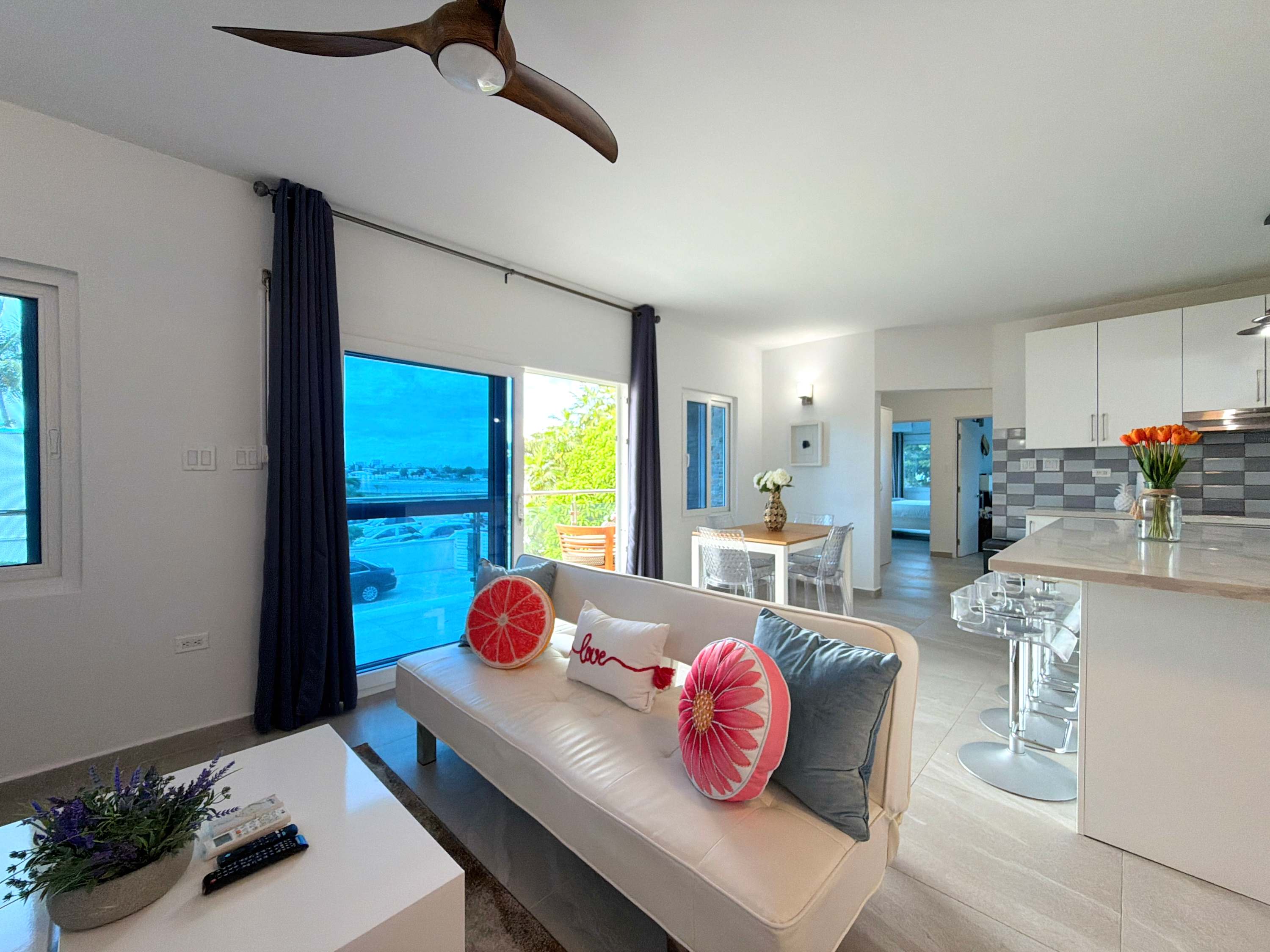 SeaCove 2 BRM Condo Steps to the Beach · Simpson Bay | SeaLaVie SXM — photo 3