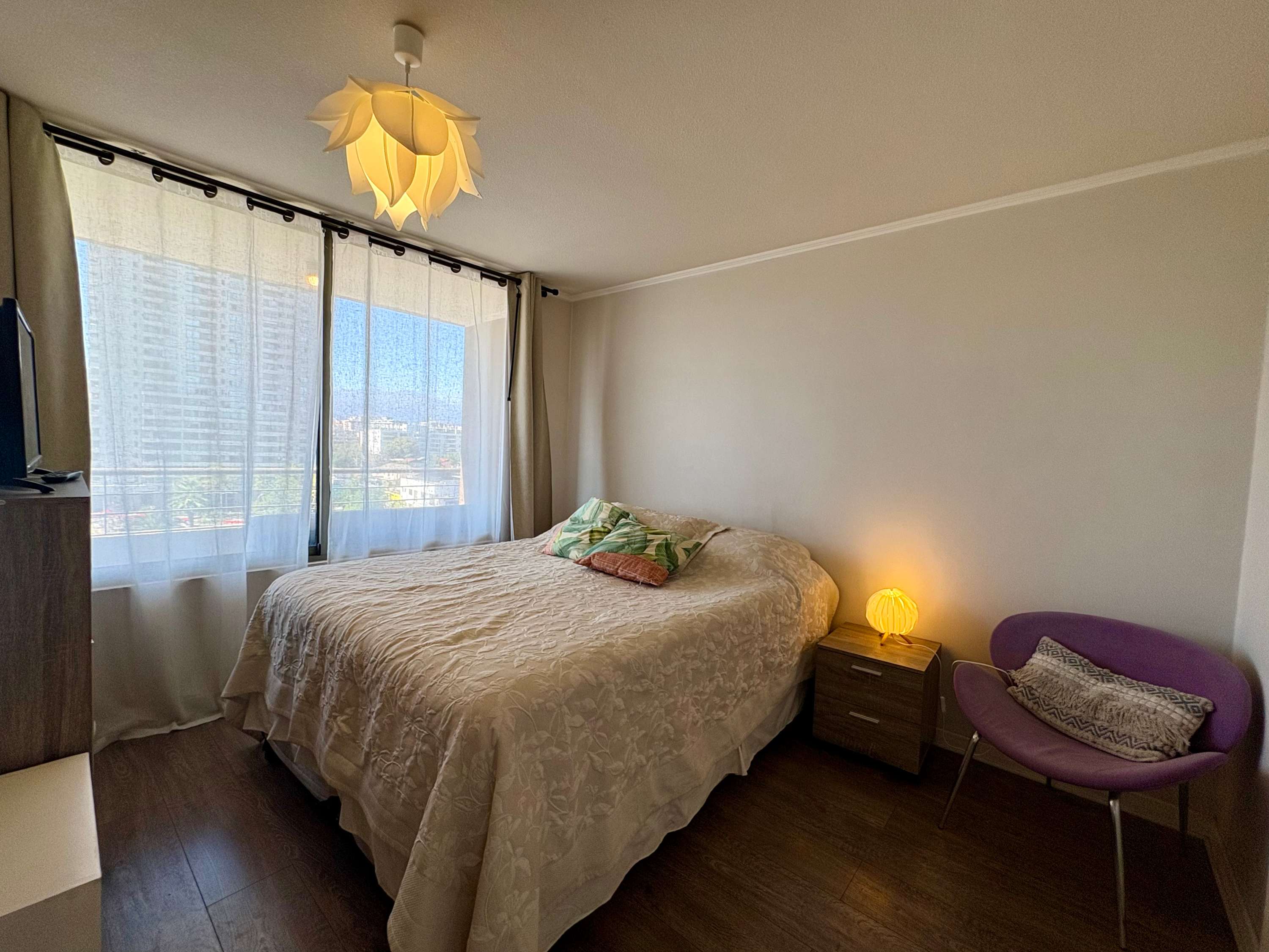 Stylish Urban Apartment w/ Rooftop Pool & Parking