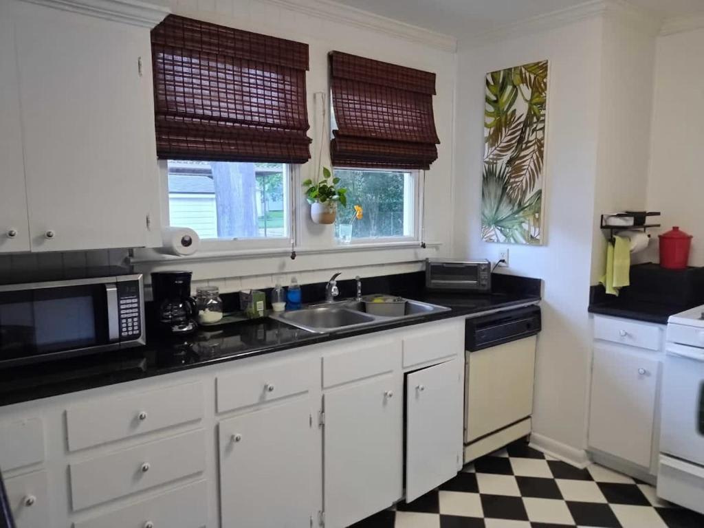 Spacious 2BR | Perfect for Work Crews or Families