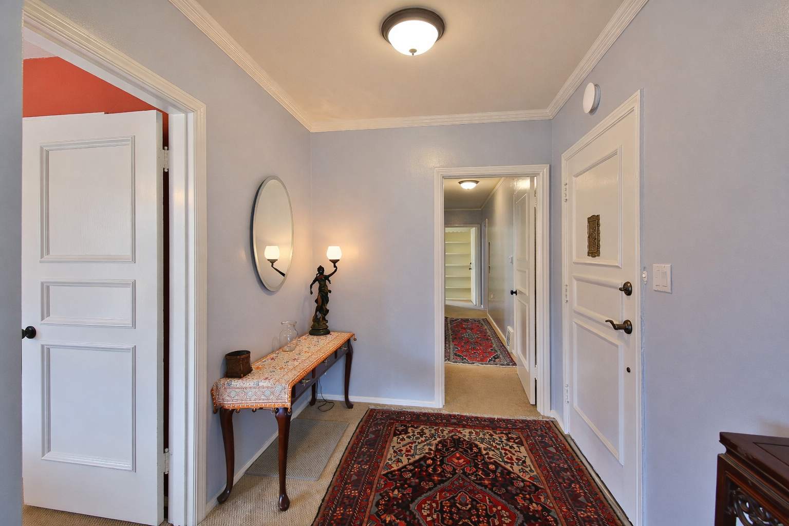 Beautiful Apt, Modern Kitchen, King Bed & Parking! 6