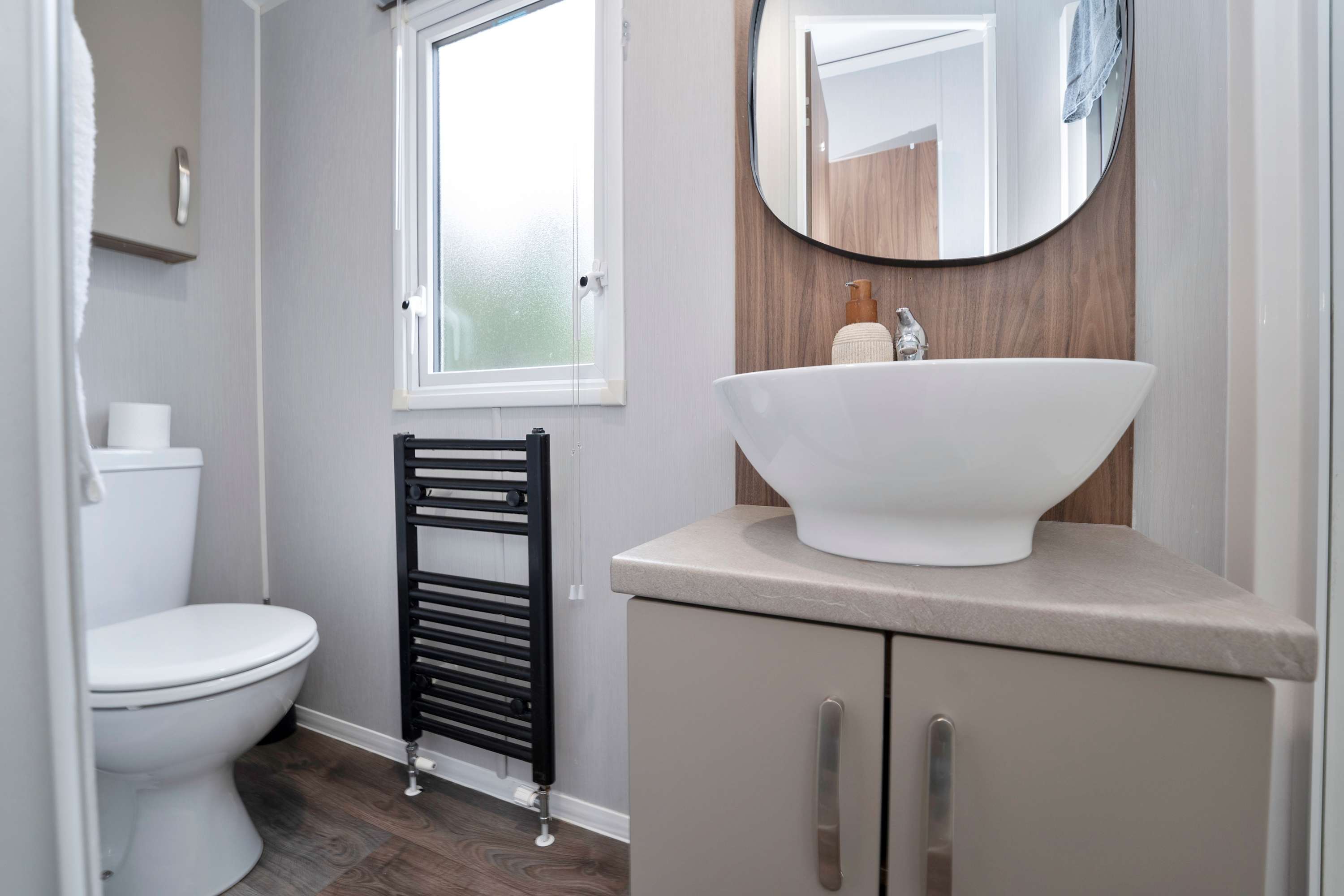 View Carnoustie Shores - 3Beds Luxury Coastal Lodge Sleeps 8 in 3 Carnoustie Drive, Haven Seton Sands Holiday Village EH32 0QF Carnoustie Shores - 3Beds Luxury Coastal Lodge Sleeps 8 in 3 Carnoustie Drive, Haven Seton Sands Holiday Village EH32 0QF - Property image 6 - VivreStays