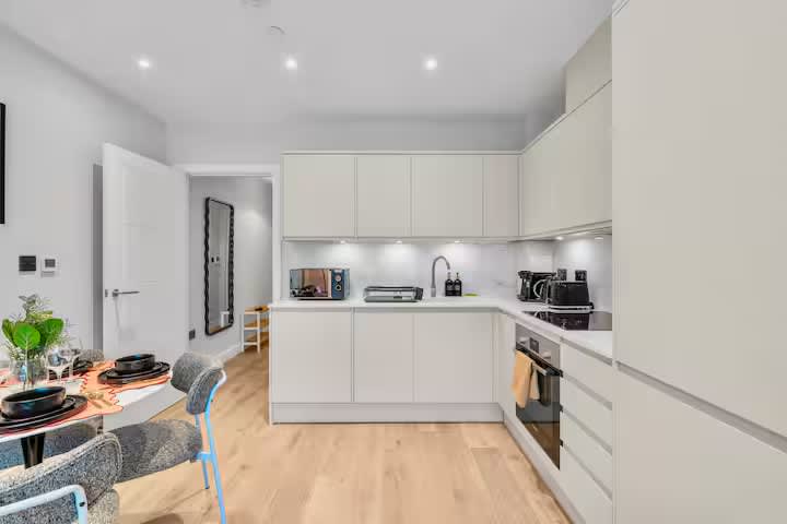 The Harrington in Amity Grove 2A, SW20 0LJ Greater London