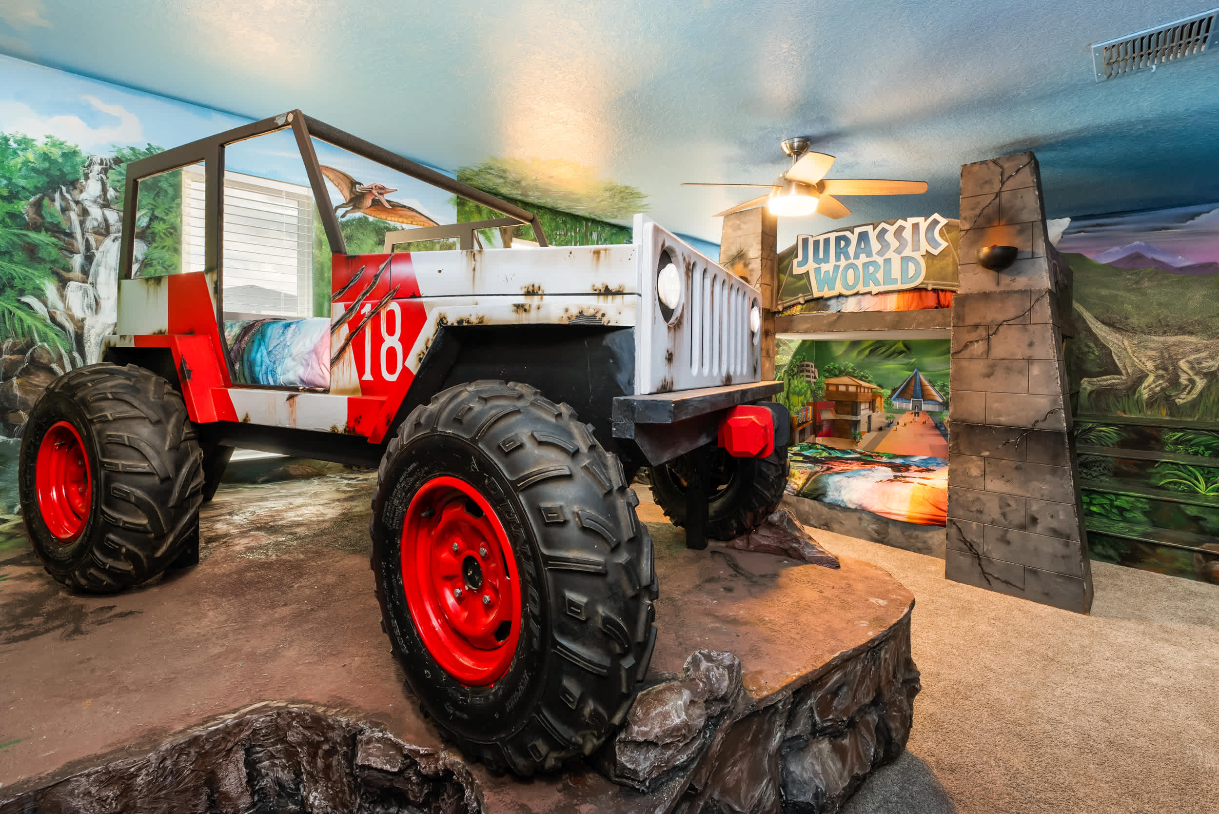 Spacious Davenport Villa, Sleeps 21, Pool & Fun