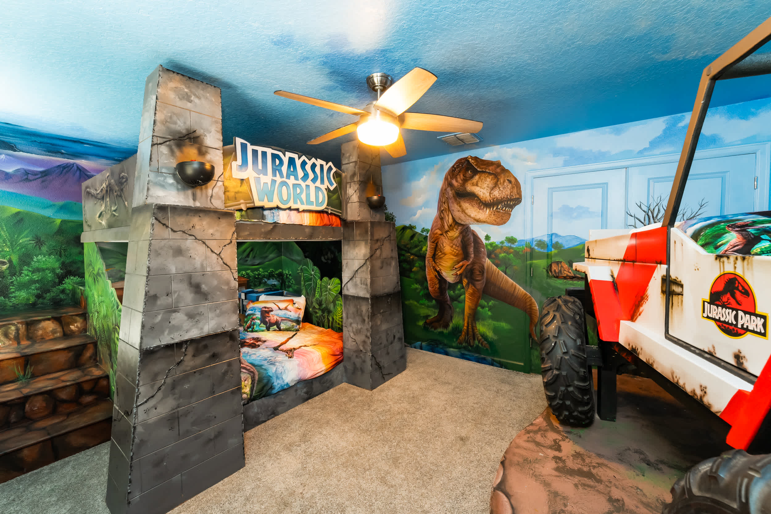 Spacious Davenport Villa, Sleeps 21, Pool & Fun