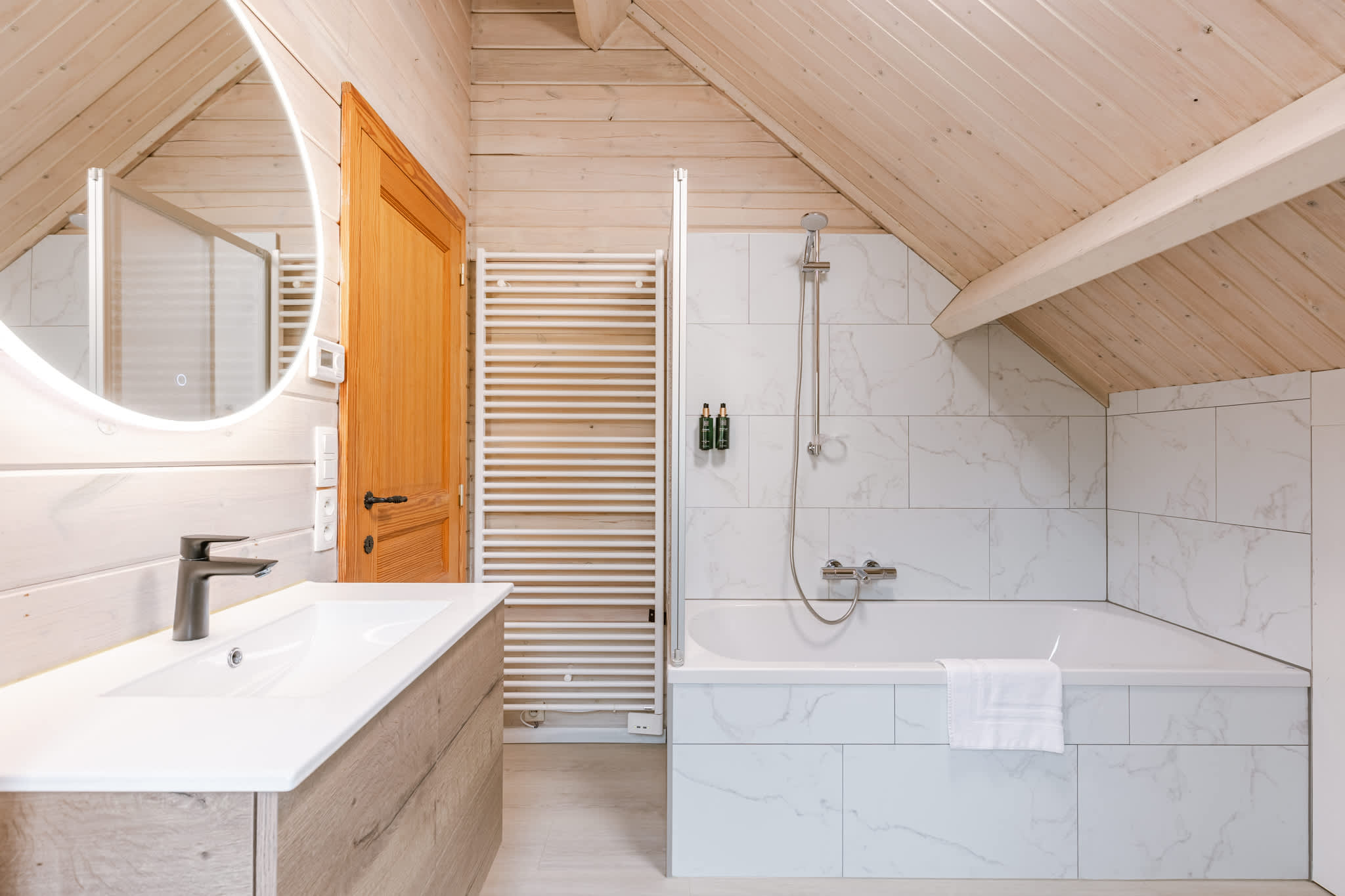 Anna-Helena · Forest Chalet Between Ghent & Bruges - Foto 18