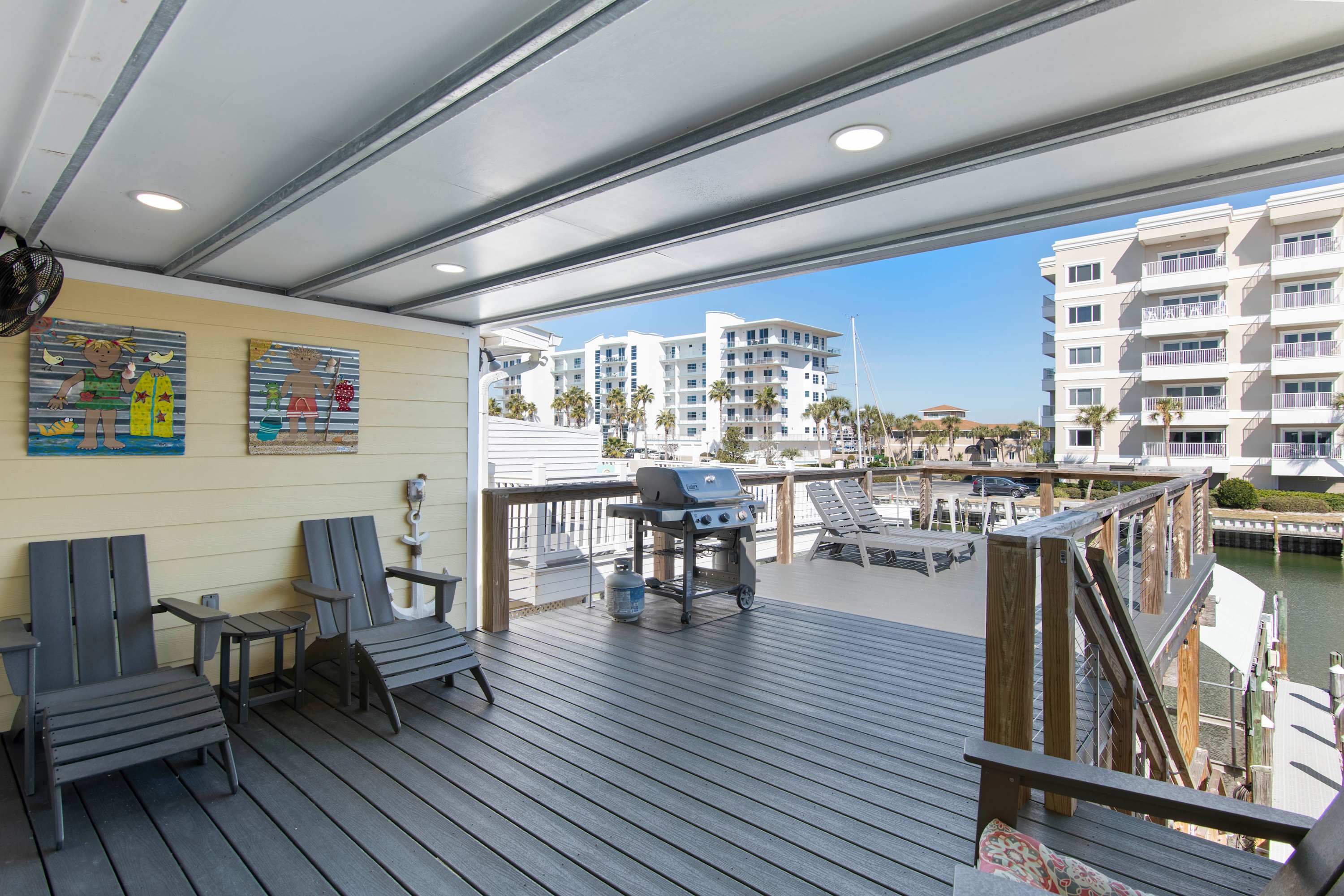 Perfect Harbor Townhome with Hot Tub, Beach Access