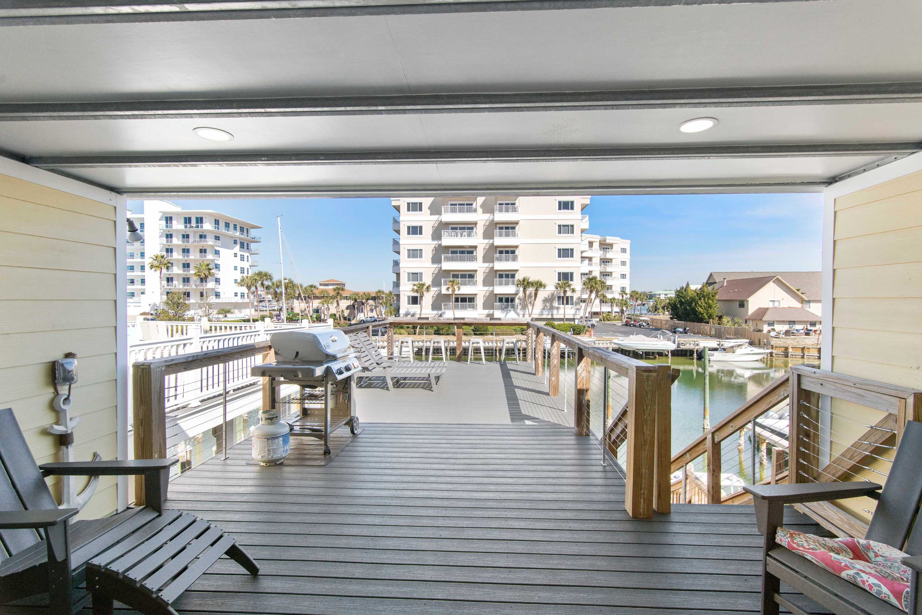 Perfect Harbor Townhome with Hot Tub, Beach Access