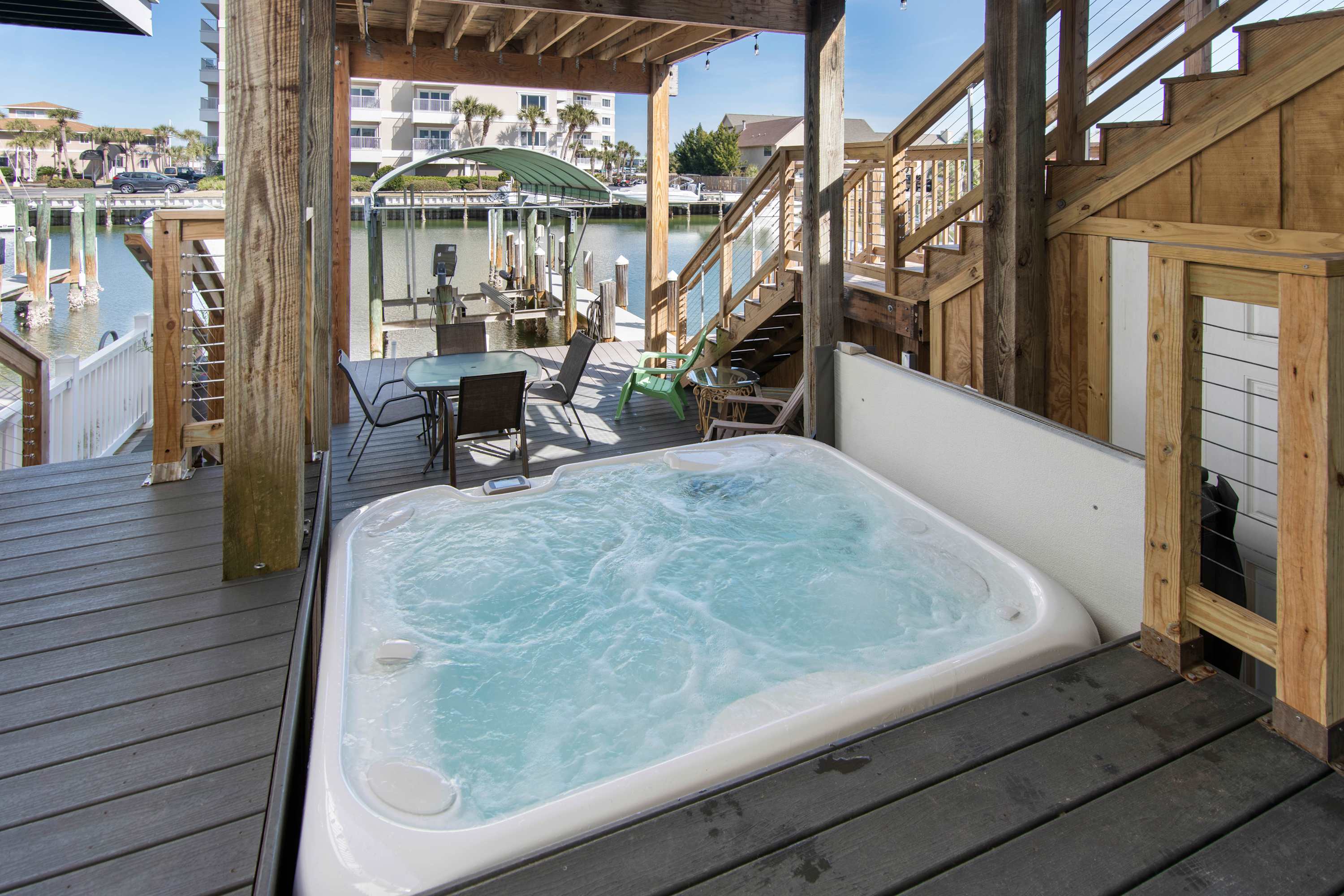 Perfect Harbor Townhome with Hot Tub, Beach Access