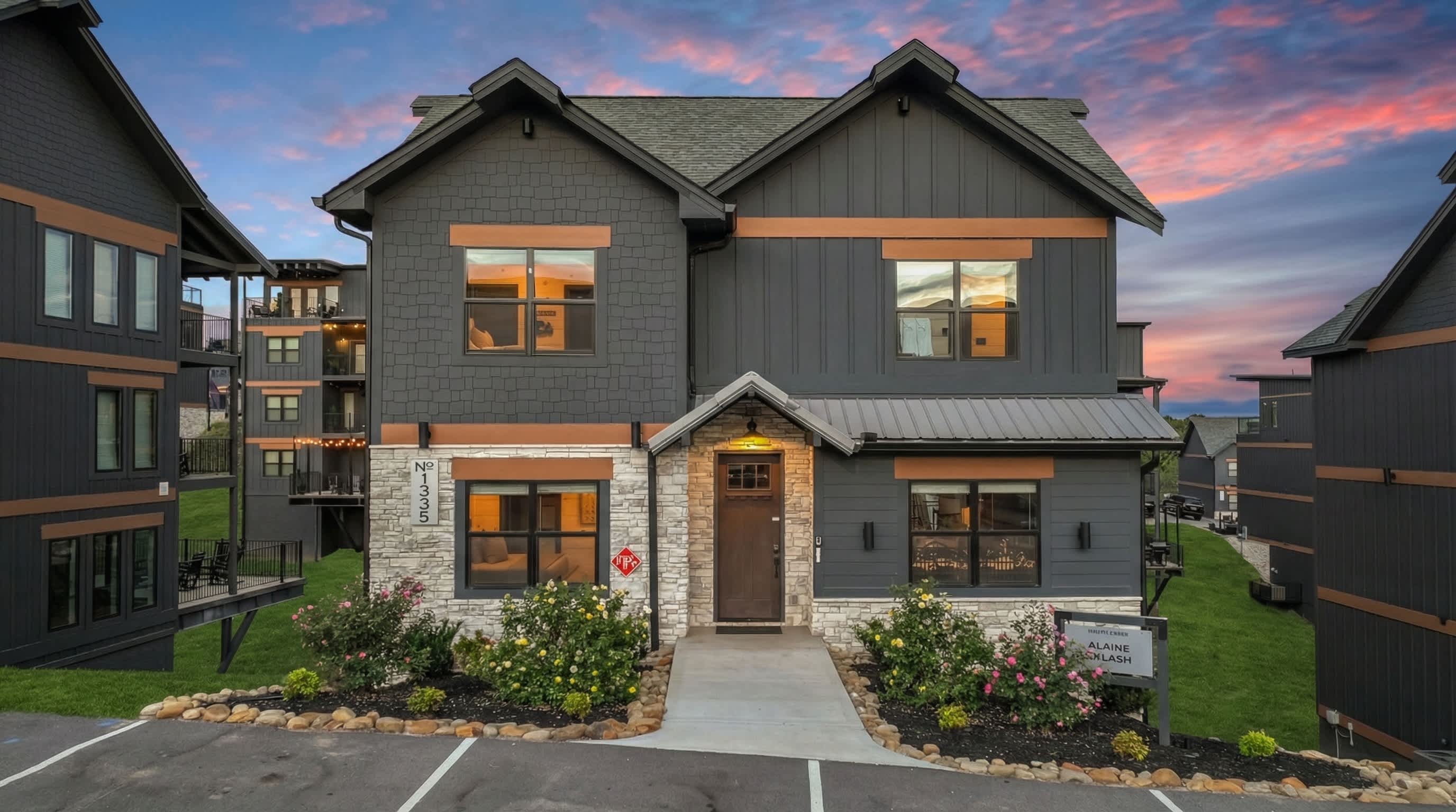 Luxury Chalet | Indoor pool | Hot Tub | Game Room — Sevierville, TN — vacation rental