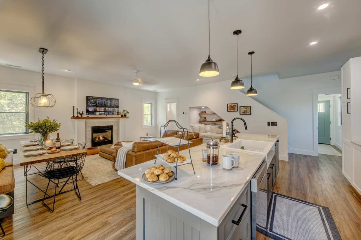 Fire Pit And Spacious Living Area - Inviting Modern Retreat - Sheridan, WY