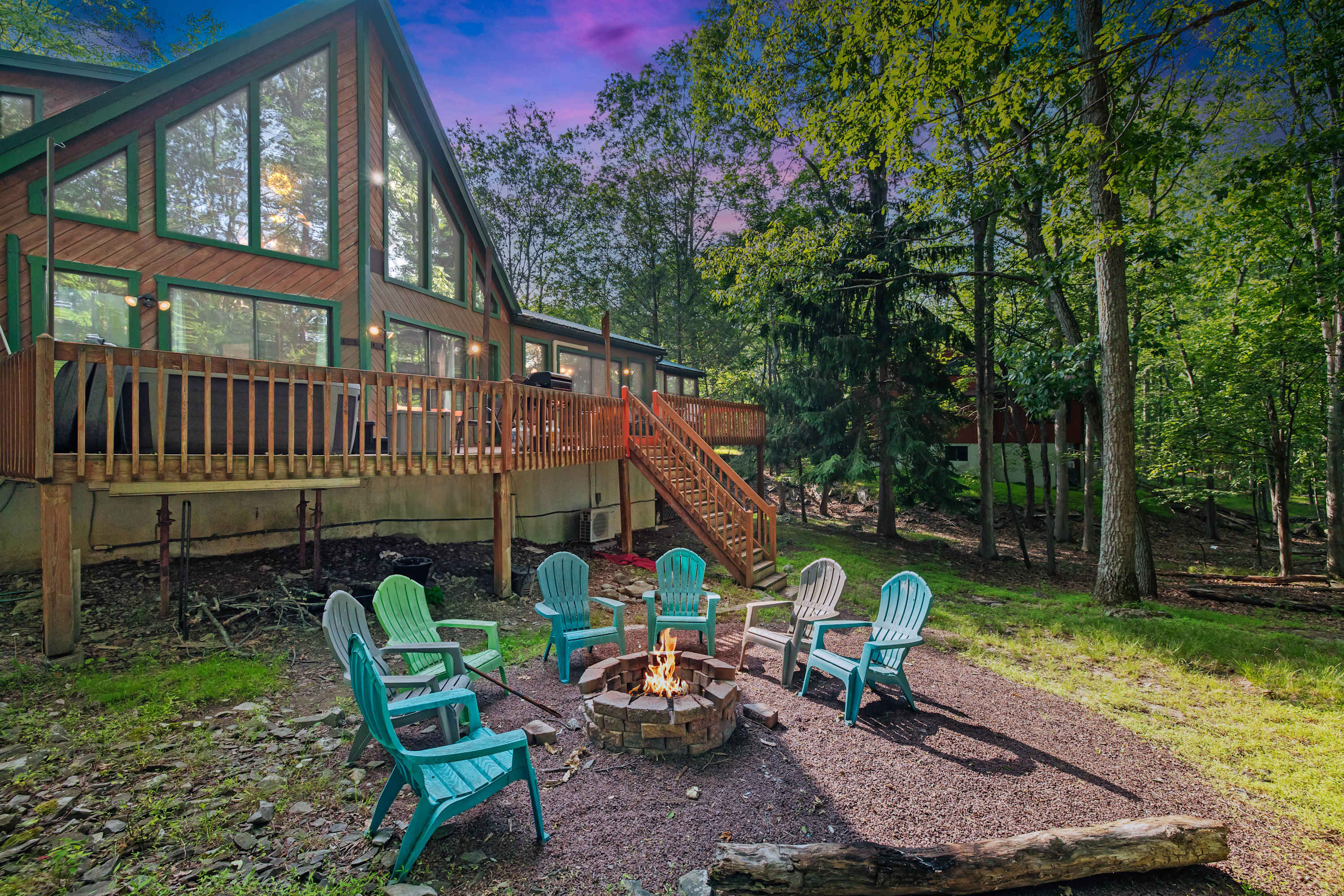 Lakefront Poconos Chalet, Hot Tub, Sauna, Kayaks