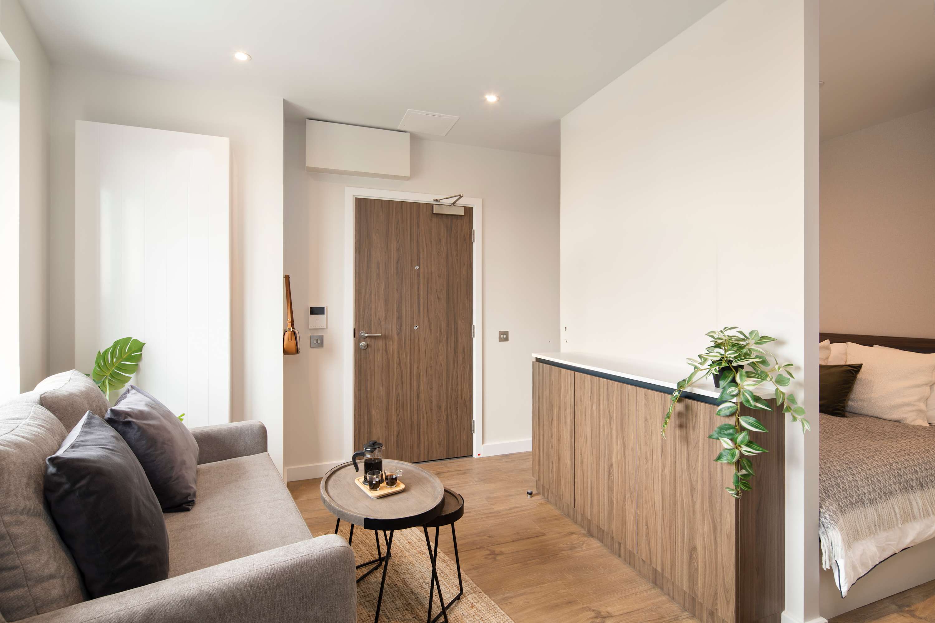 Town View - Gym & CoWorking : StayCozy