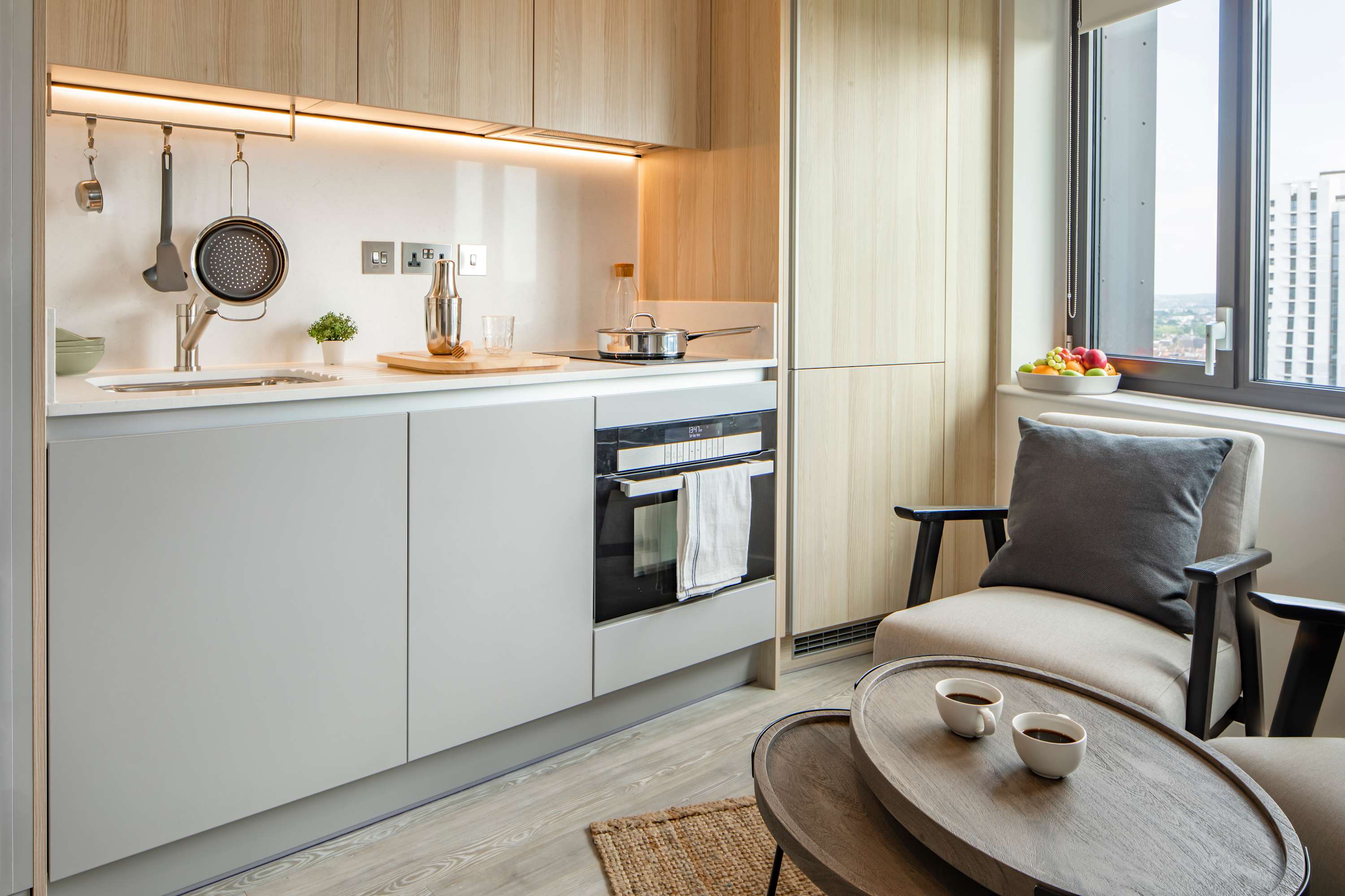 Metropolis View - CoWorking & Gym : StayCozy