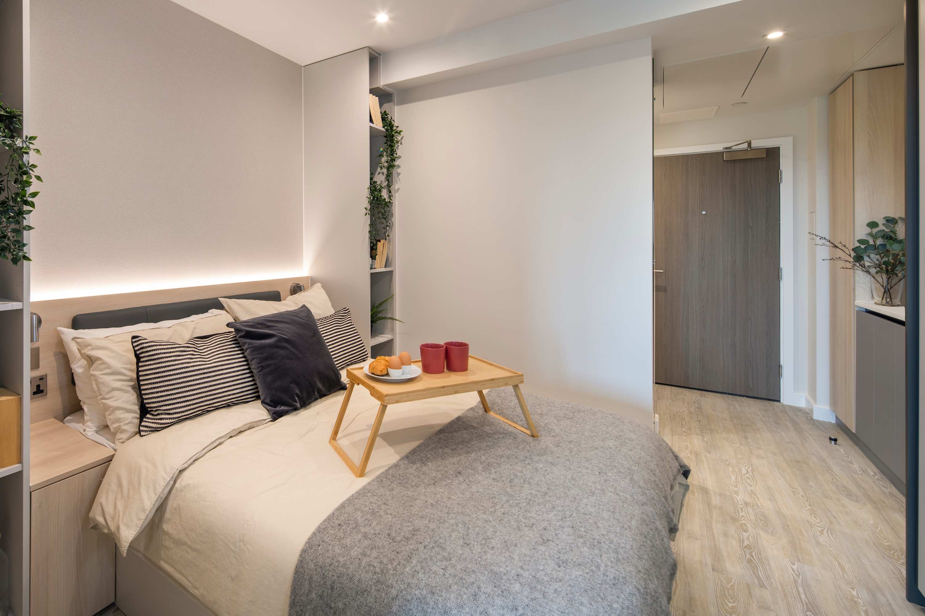 Metropolis View - CoWorking & Gym : StayCozy