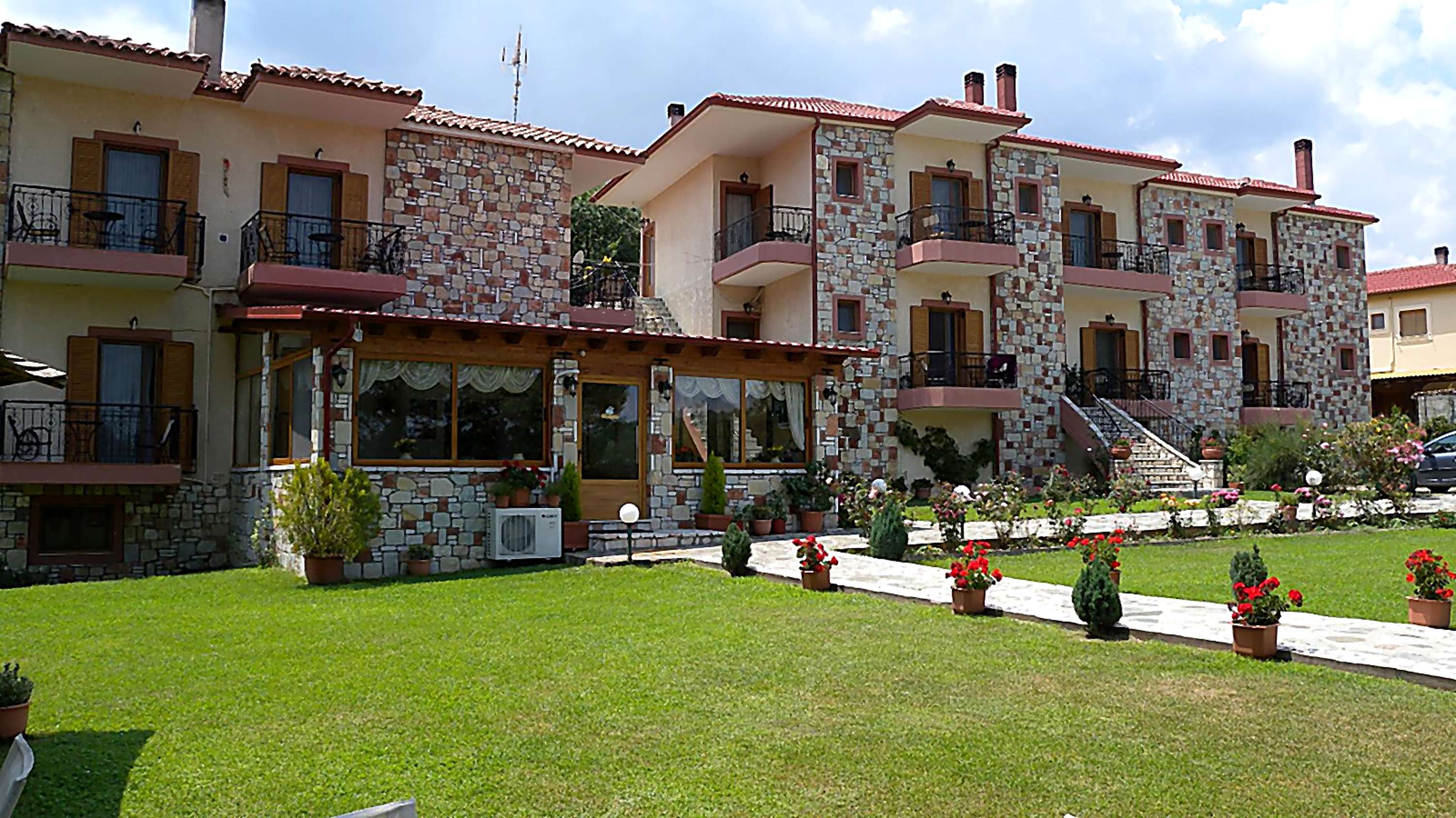 Orama Hotel - Lake Plastira Quad Suite β Kryoneri, Karditsa β vacation rental
