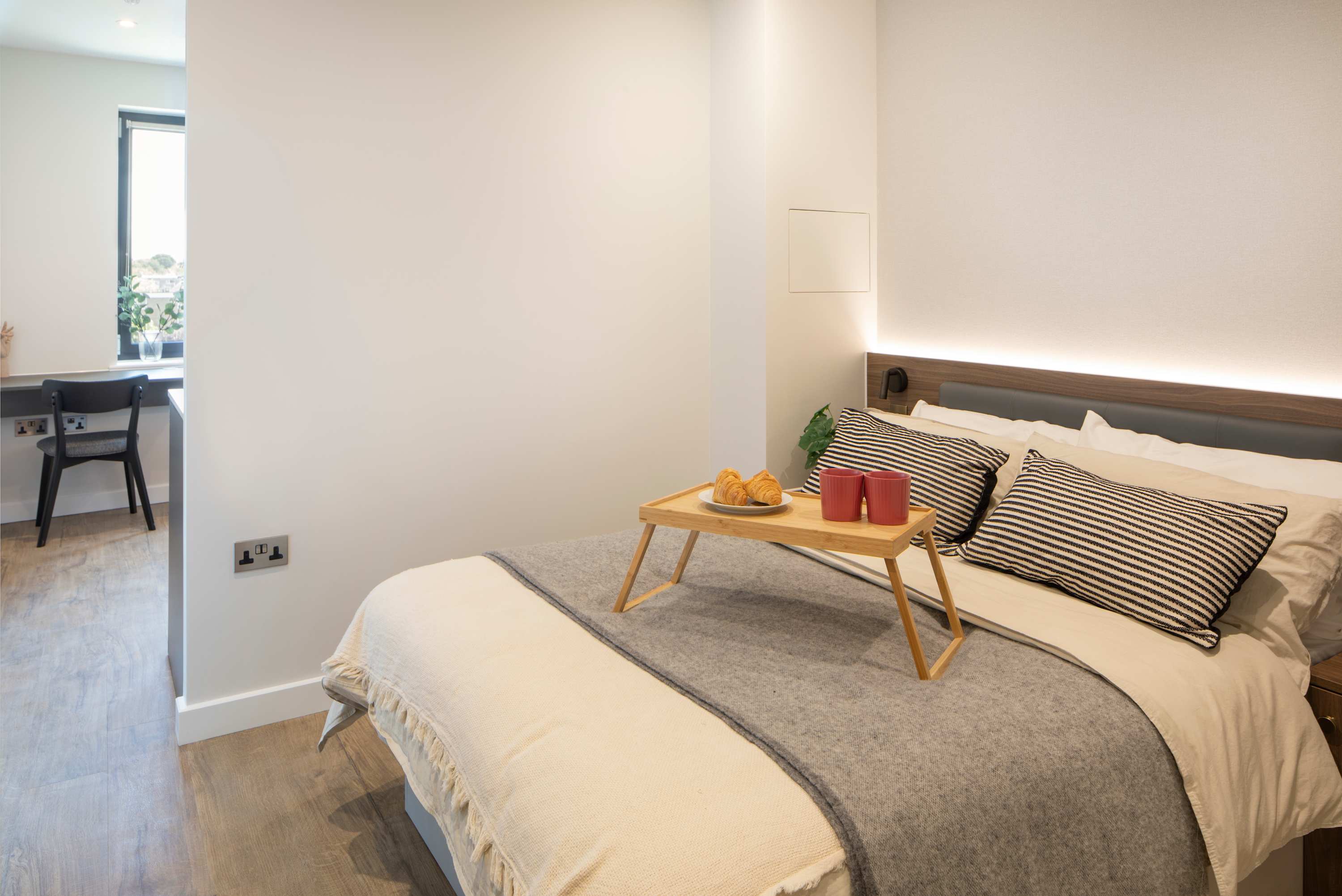 Smart Home - CoWorking - Town View : StayCozy