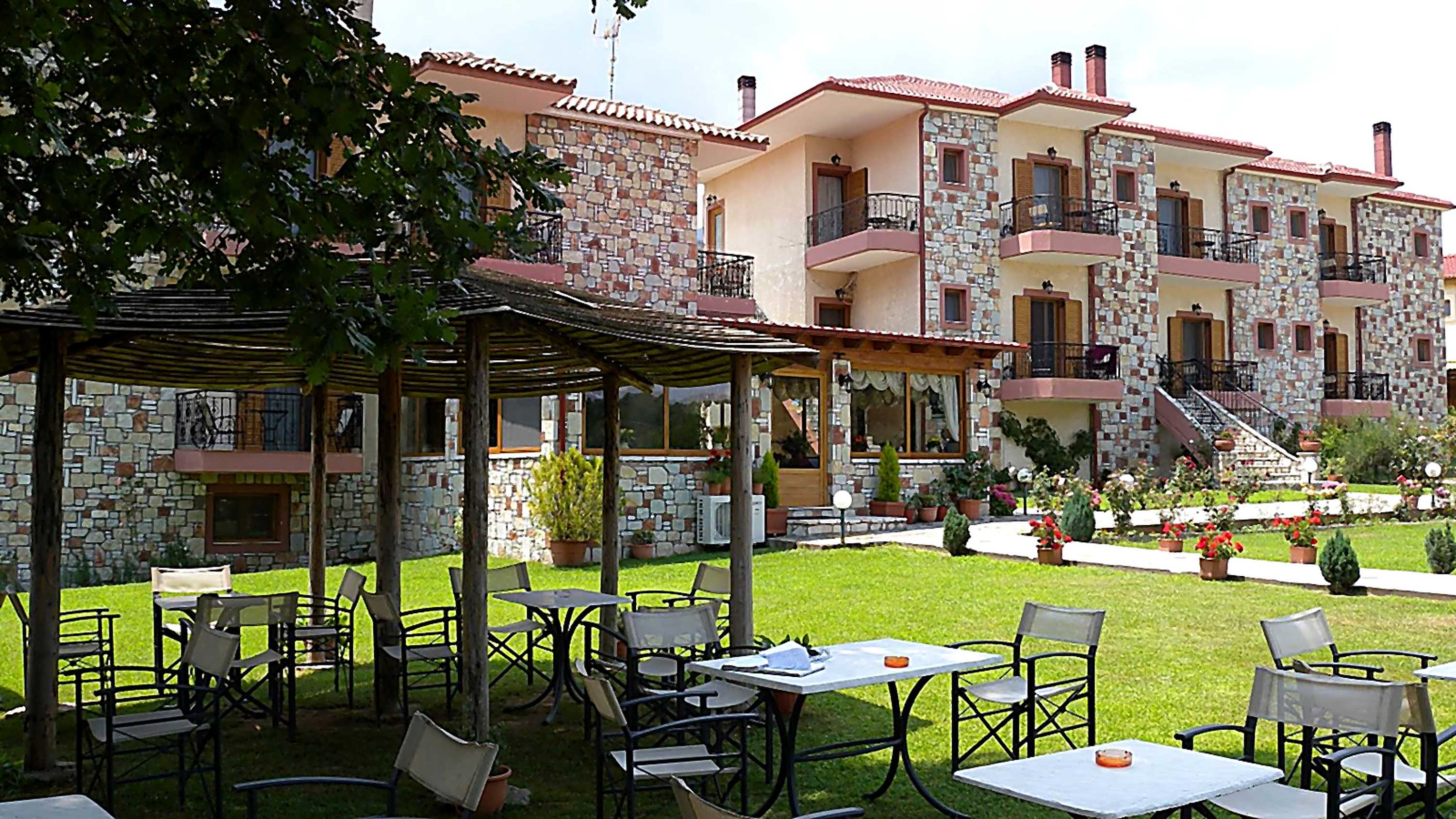 Orama Hotel - Lake Plastira Fireplace Quad Suite  — Kryoneri, Karditsa — vacation rental