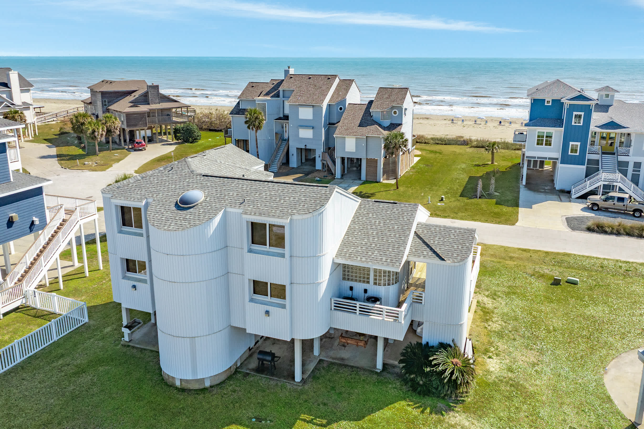 Too Much Fun Retro Chic Cool Lux Beach Retreat