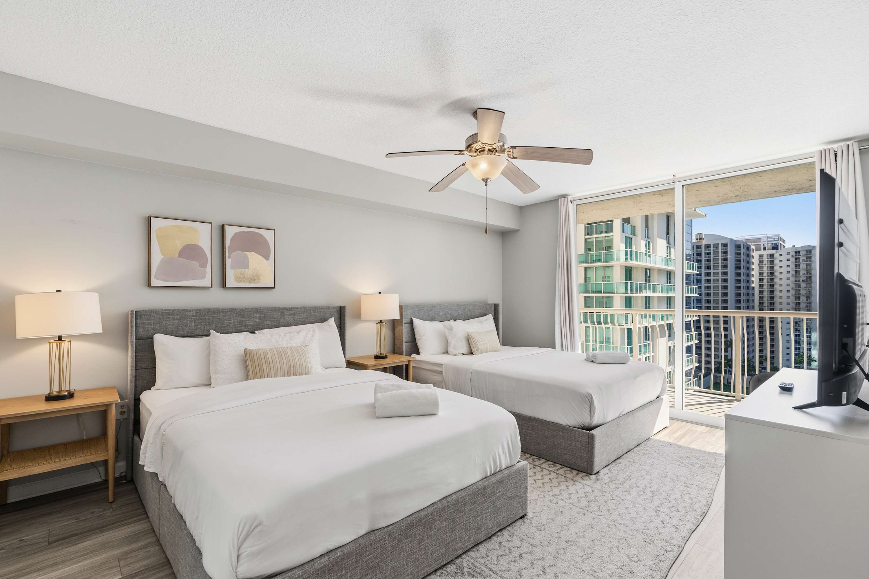 Brickell 1BR ⢠Resort Pool ⢠15min to Bayfront Fest