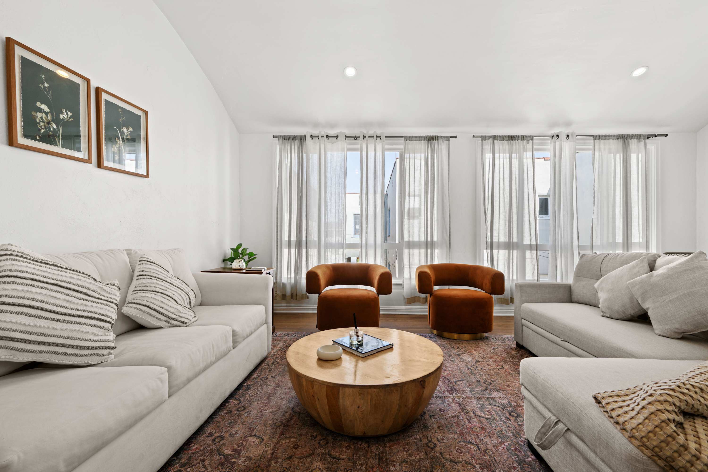 Remodeled Central LA Apt · Free Parking