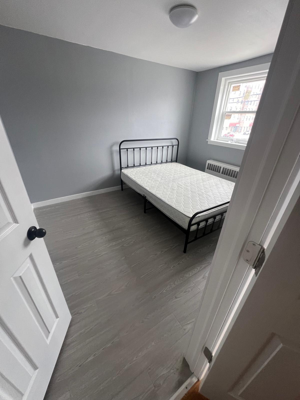 Freshly Renovated 1-bedroom Suite #05 (3rd floor)
