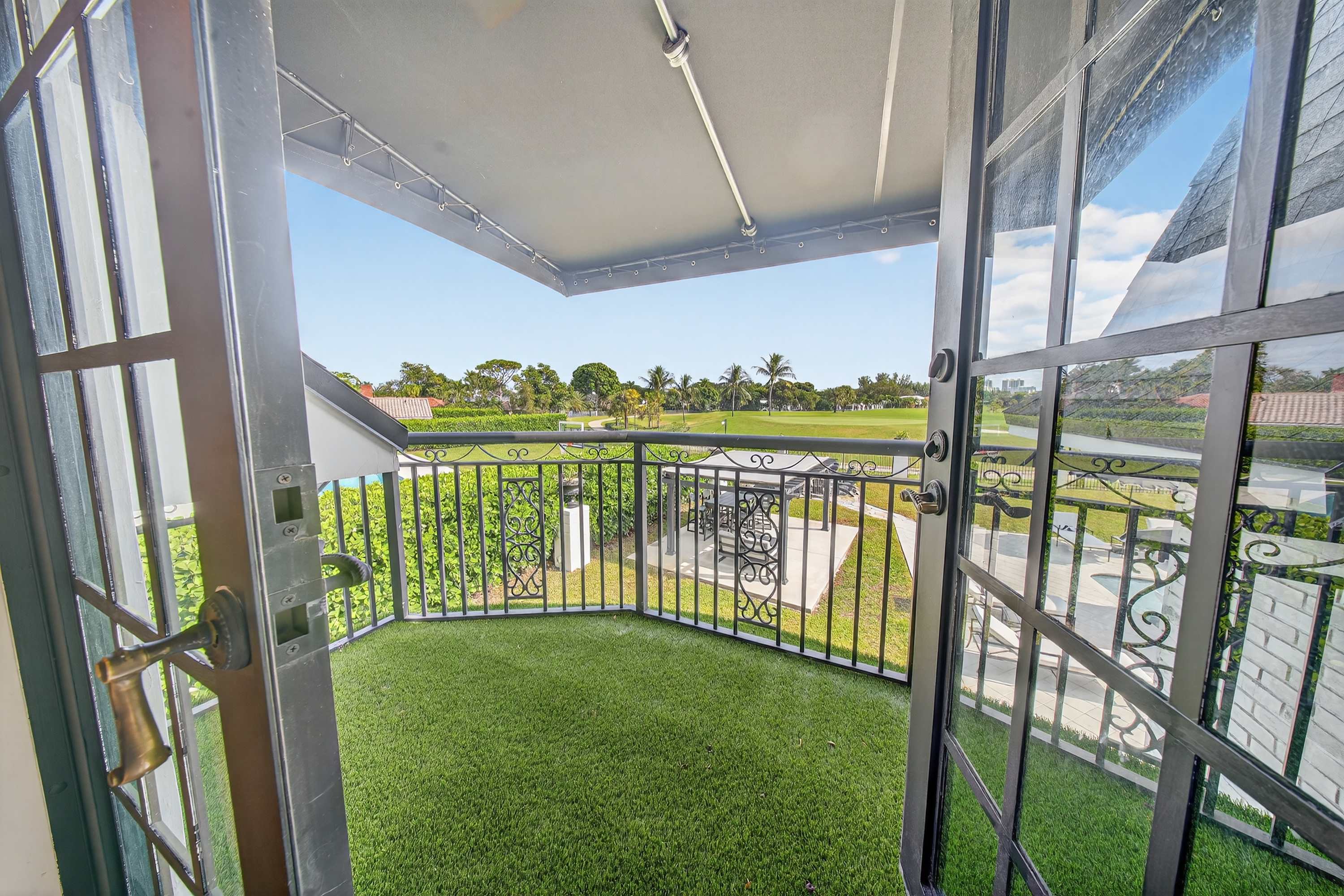 Brand New 5 bedroom Modern Home on Golf course - Picture 21