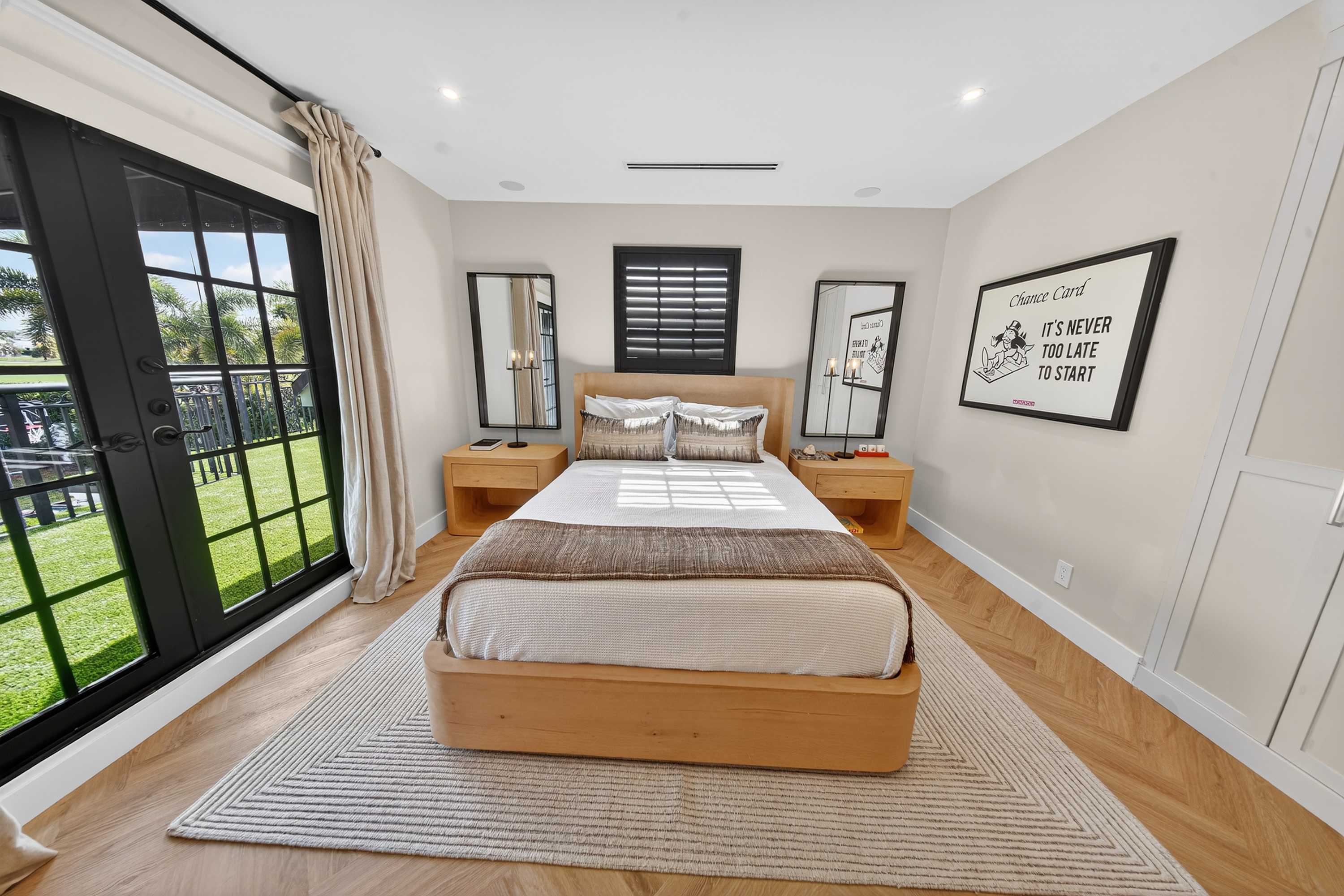 Brand New 5 bedroom Modern Home on Golf course - Picture 25