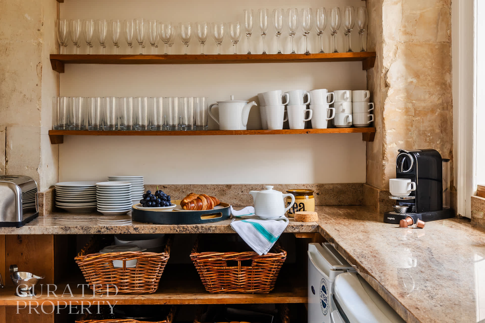 View The Admirals House - Central Bath & Free Parking! in Vineyards 20 BA1 5NA The Admirals House - Central Bath & Free Parking! in Vineyards 20 BA1 5NA - Property image 18 - VivreStays