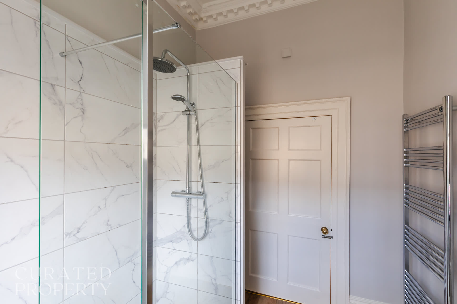 View The Admirals House - Central Bath & Free Parking! in Vineyards 20 BA1 5NA The Admirals House - Central Bath & Free Parking! in Vineyards 20 BA1 5NA - Property image 33 - VivreStays