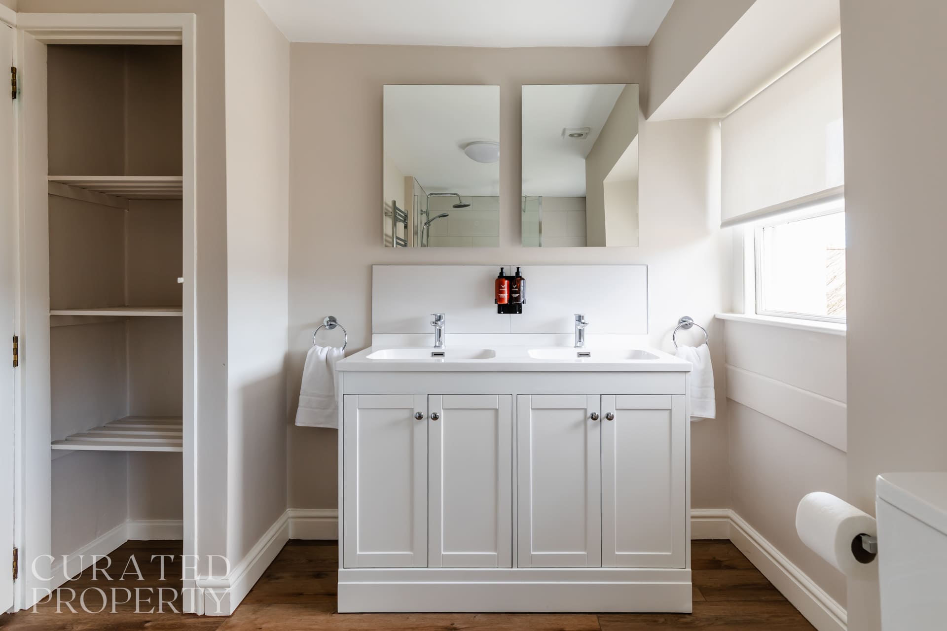 View The Admirals House - Central Bath & Free Parking! in Vineyards 20 BA1 5NA The Admirals House - Central Bath & Free Parking! in Vineyards 20 BA1 5NA - Property image 47 - VivreStays