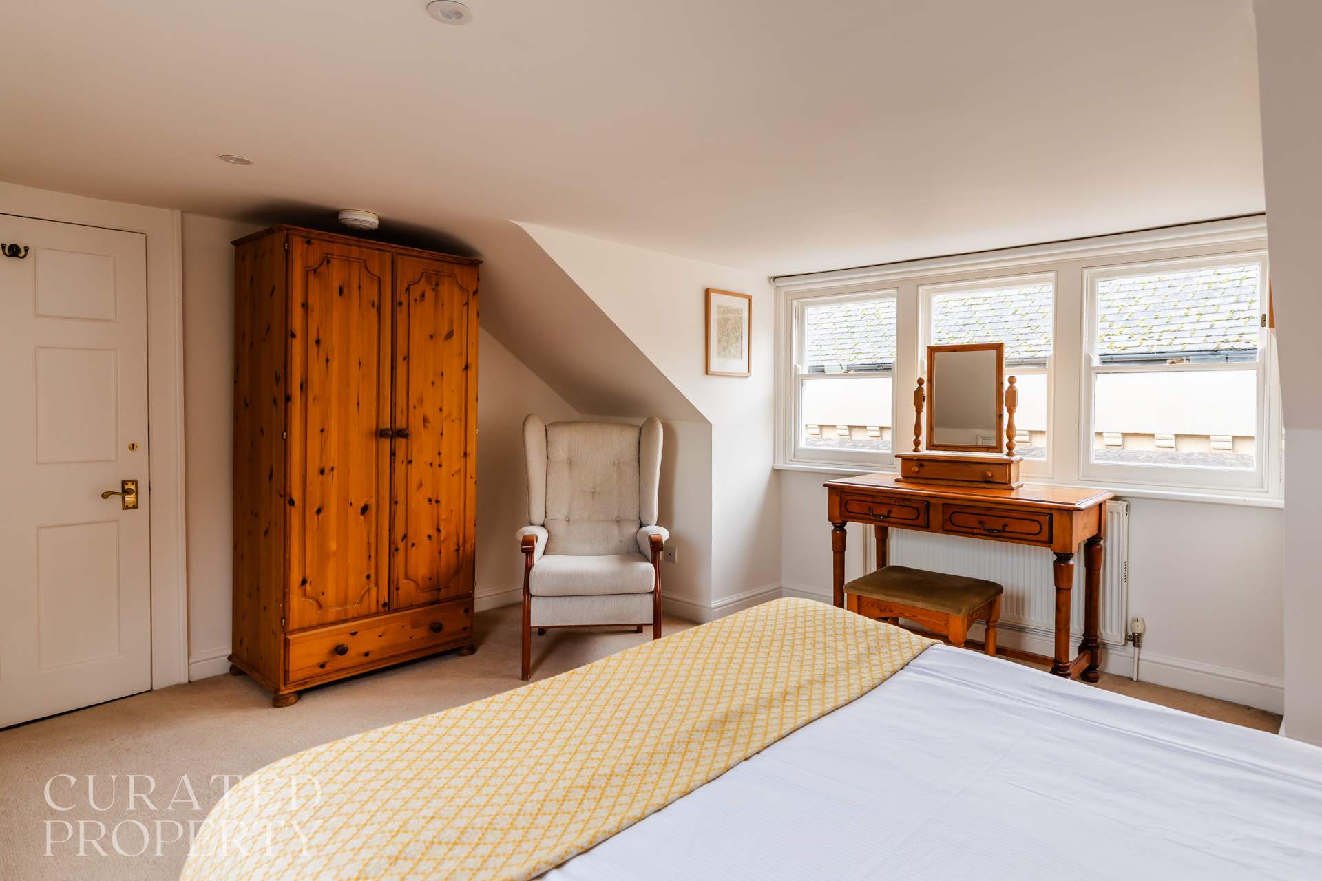 View The Admirals House - Central Bath & Free Parking! in Vineyards 20 BA1 5NA The Admirals House - Central Bath & Free Parking! in Vineyards 20 BA1 5NA - Property image 62 - VivreStays
