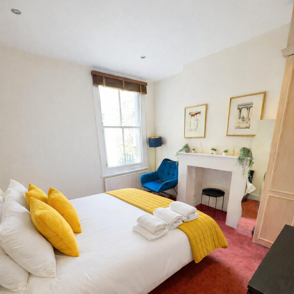 View The Victorian Fulham Retreat. 2BR Spacious in Mirabel Road 141 SW6 7EQ The Victorian Fulham Retreat. 2BR Spacious in Mirabel Road 141 SW6 7EQ - Property image 3 - VivreStays