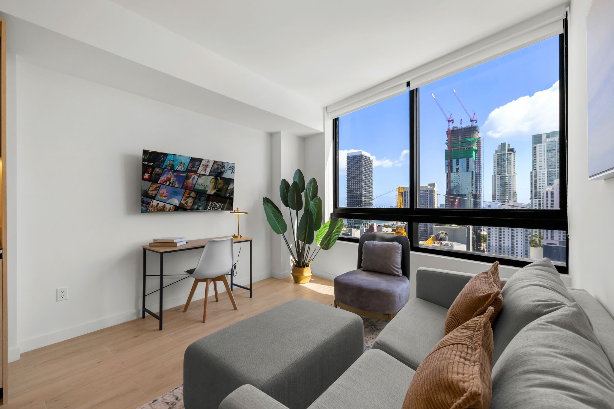 Downtown Miami | Pool & Gym | Near Bayfront Park