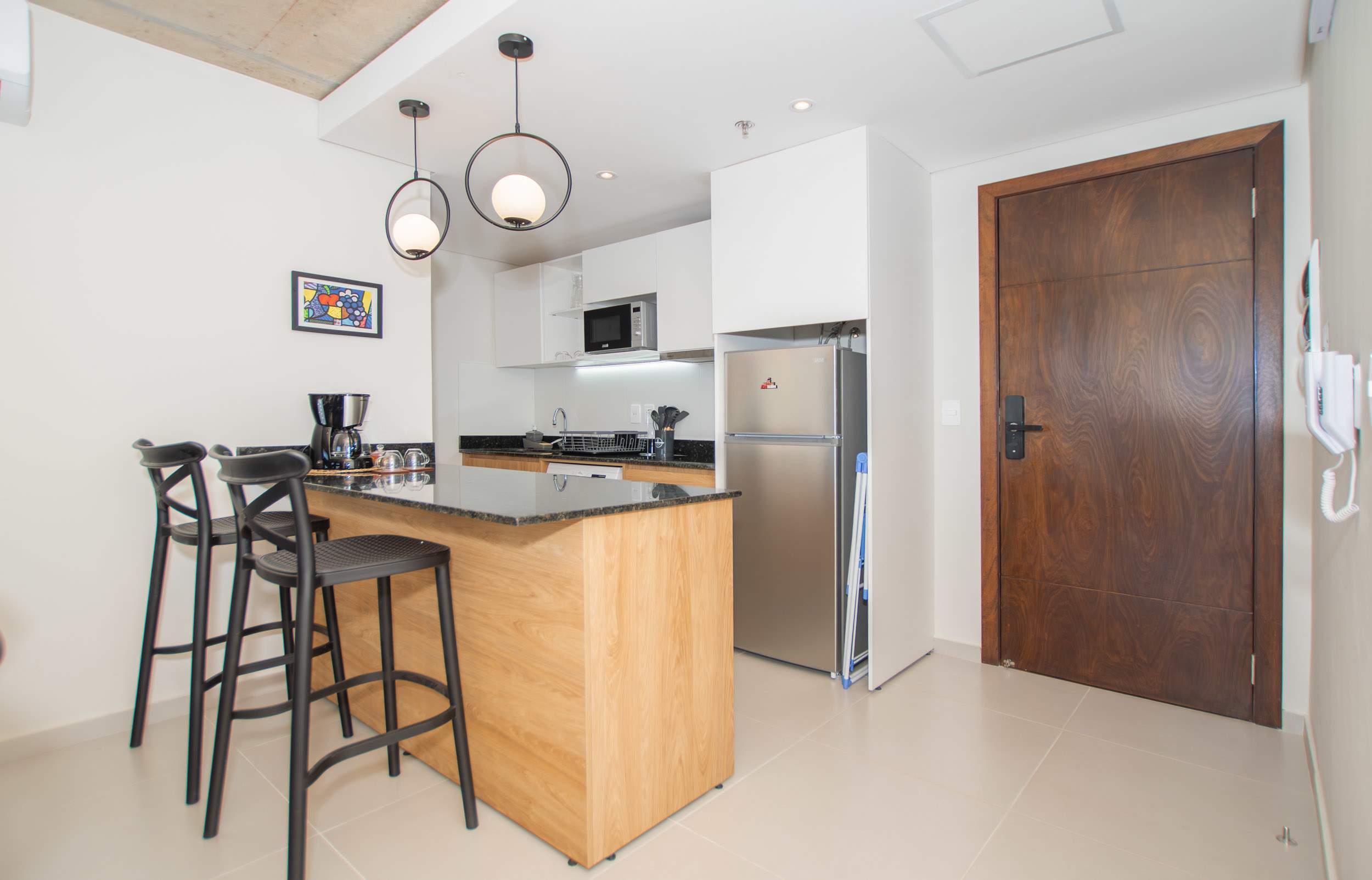 Furnished 2BR | BBQ, Pool & Gym | King Bed