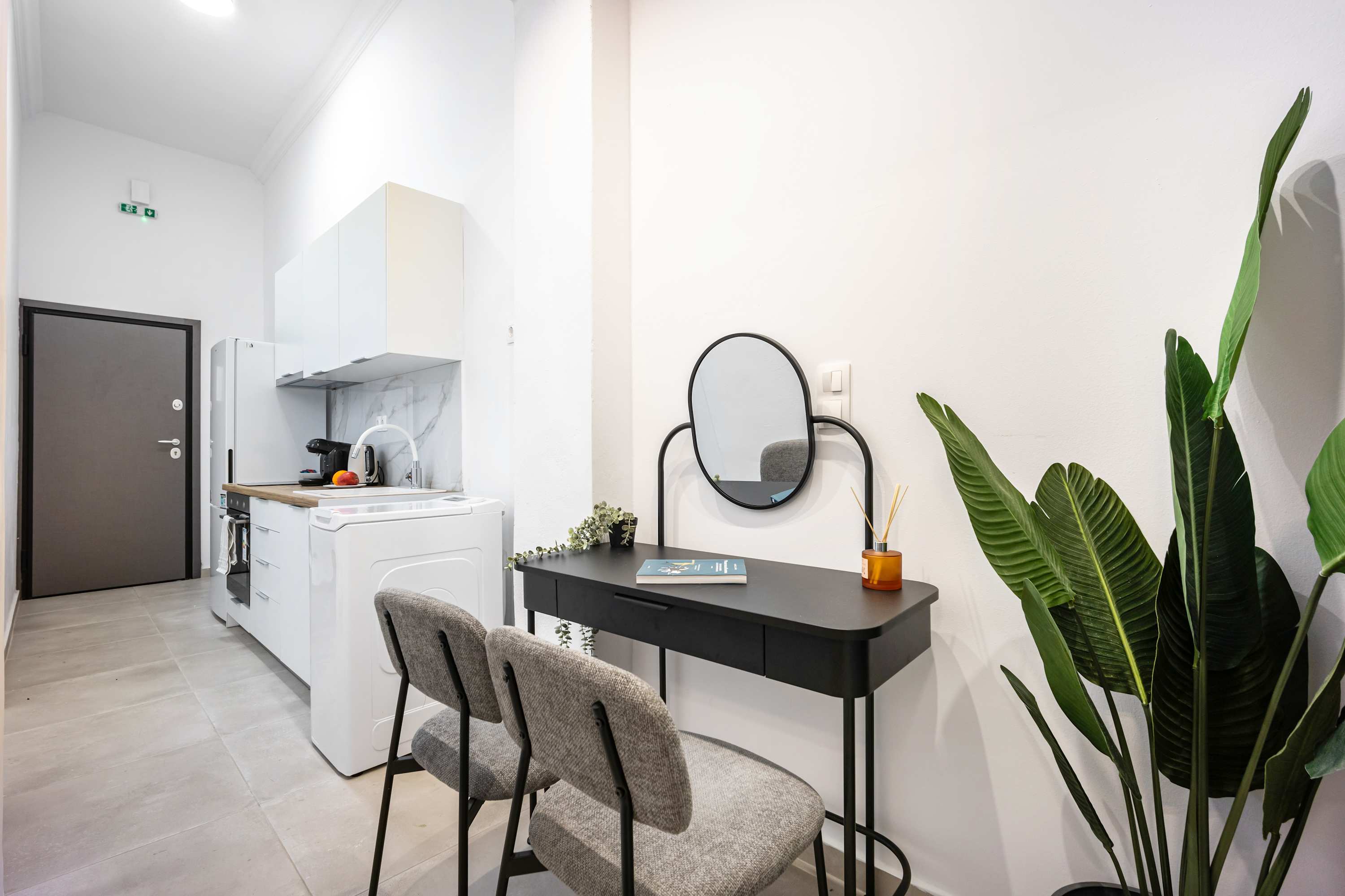 Modern Studio | King Bed & Work Corner