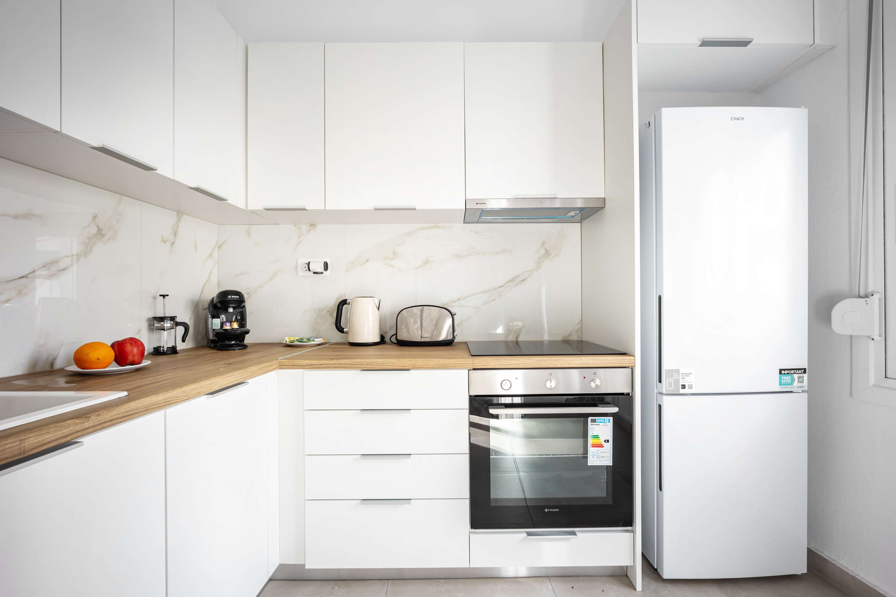 Bright Cozy 2BR l Private Balcony & Work Corner