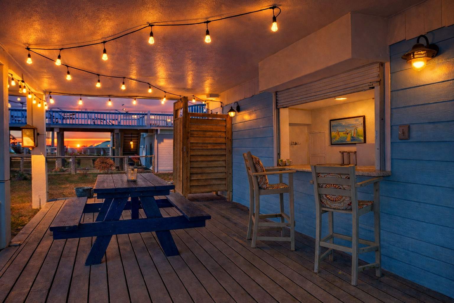The Lone Star Hangout Outdoor Bar Near Marina Restaurants | Photo 2