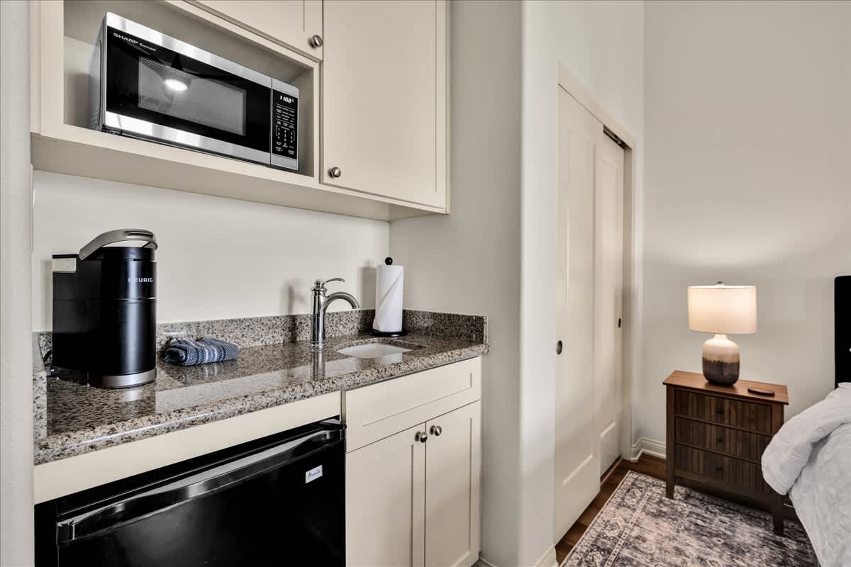 Newly Remodeled Legacy Villas Studio Villa #B - Photo 5