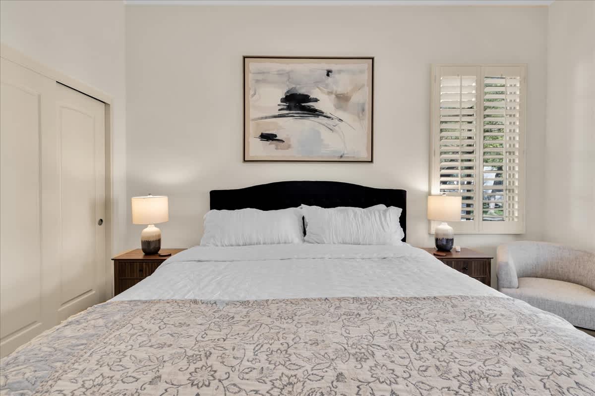 Newly Remodeled Legacy Villas Studio Villa #B - Photo 3