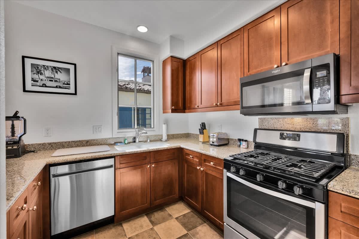 Poolside Greens 3BR Legacy Villa - Photo 2