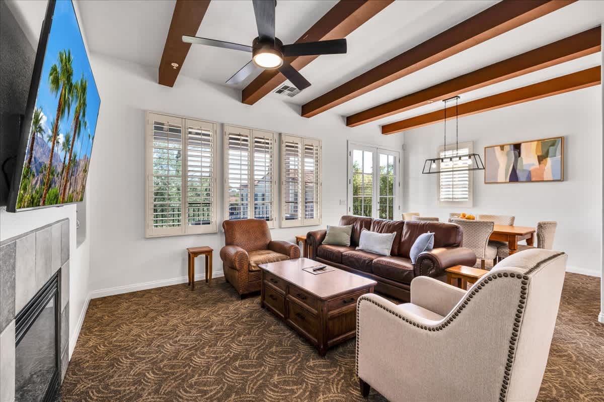 Poolside Greens 2BR Legacy Villa - Photo 4