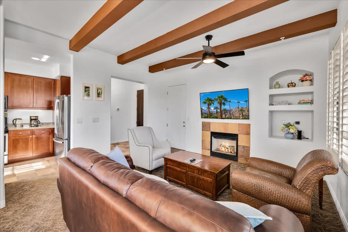 Poolside Greens 2BR Legacy Villa - Photo 5