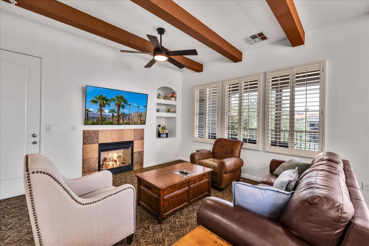 Poolside Greens 2BR Legacy Villa - Photo 2